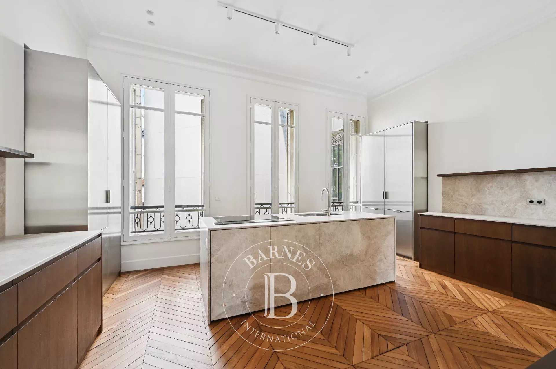 Paris  - Apartment 4 Bedrooms