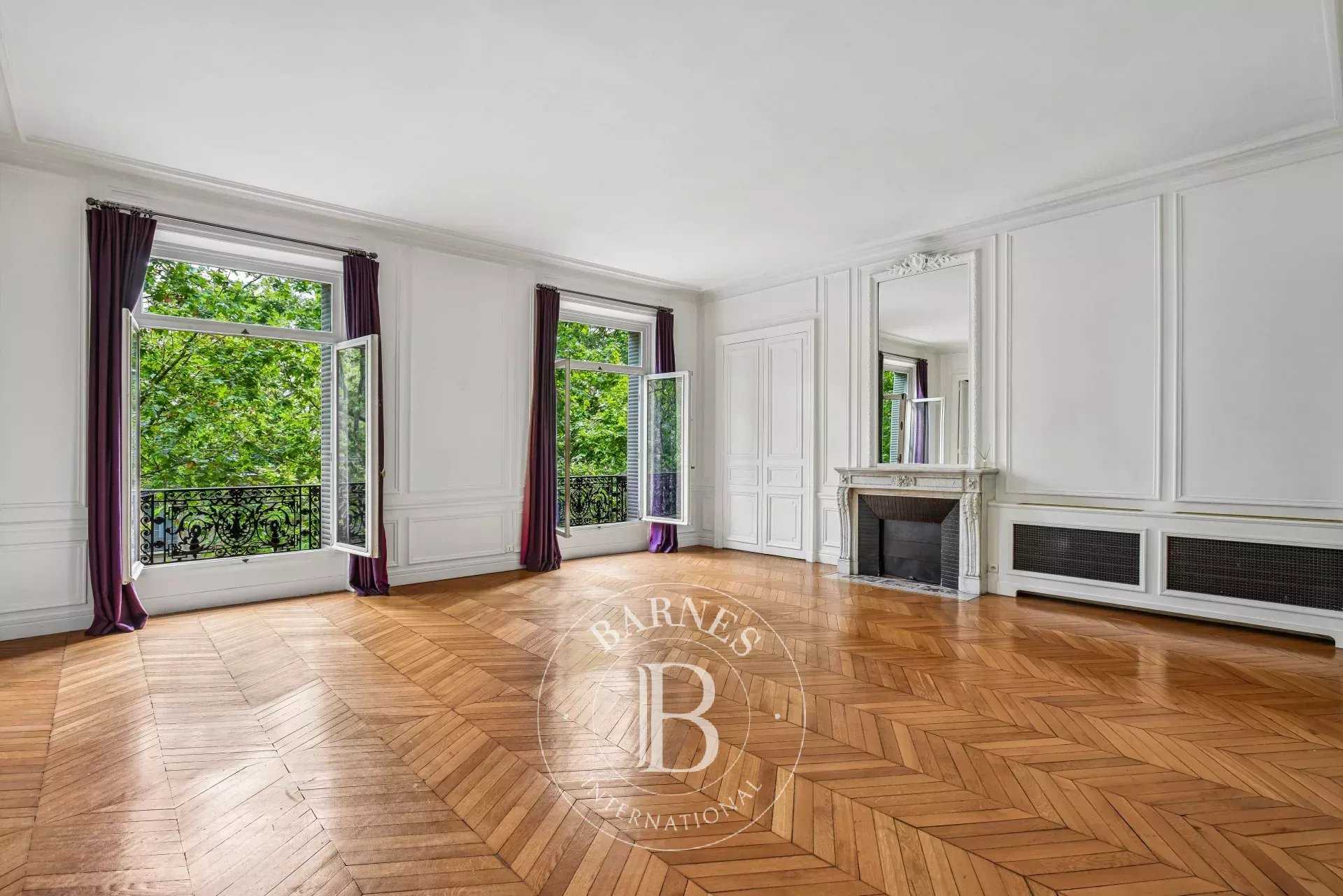 Paris  - Apartment 4 Bedrooms