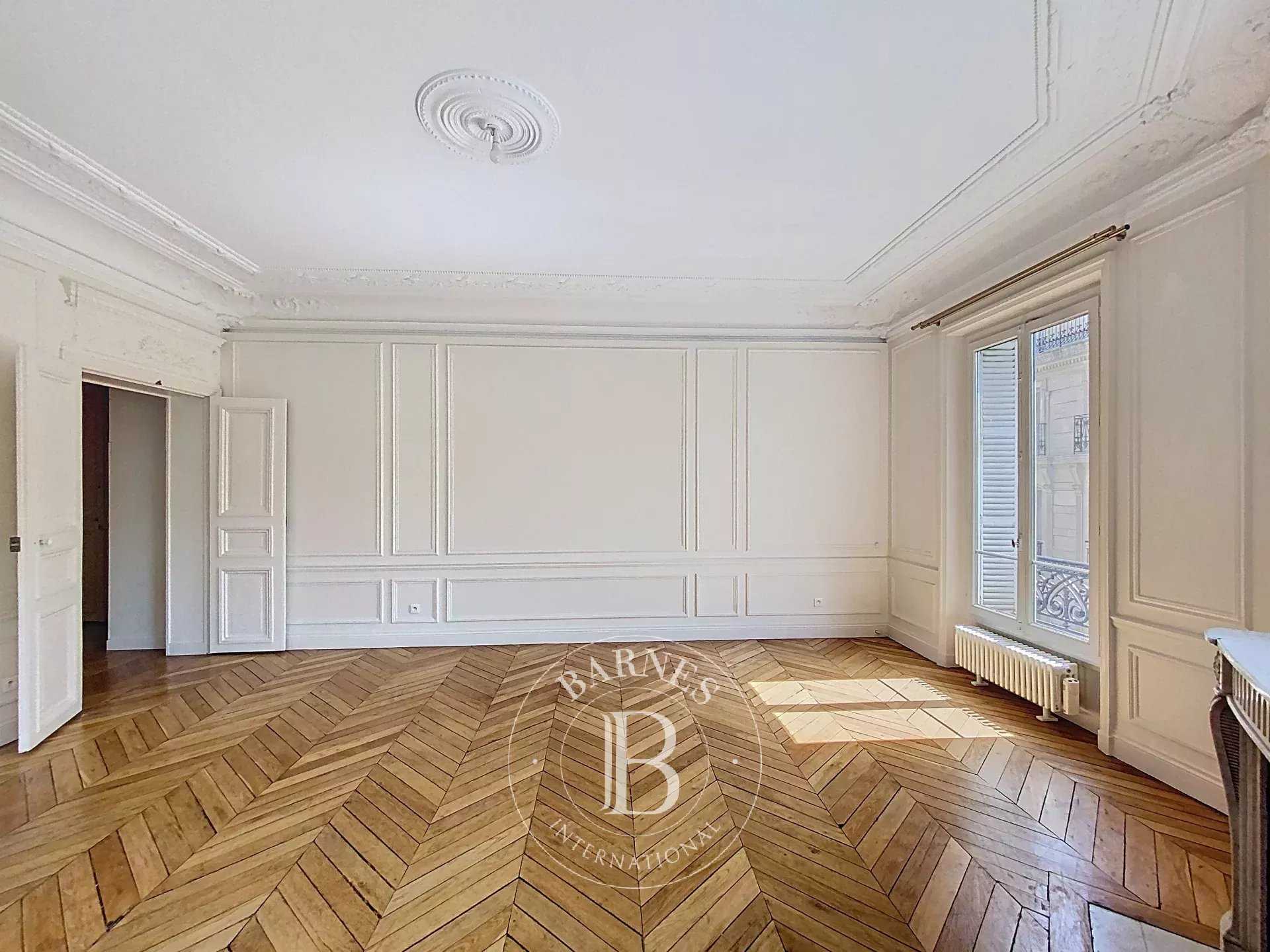 Paris  - Appartement 3 Pièces 2 Chambres