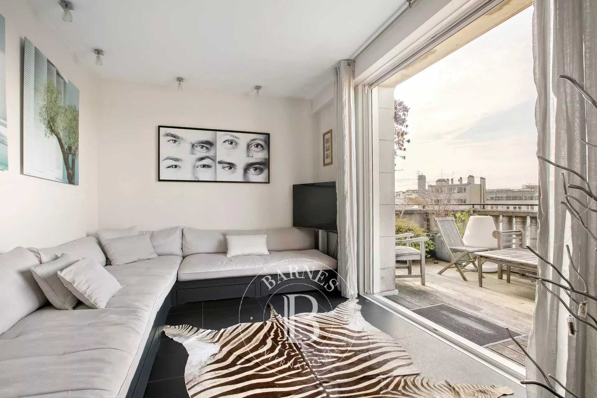 Paris  - Appartement 5 Pi&egrave;ces 3 Chambres