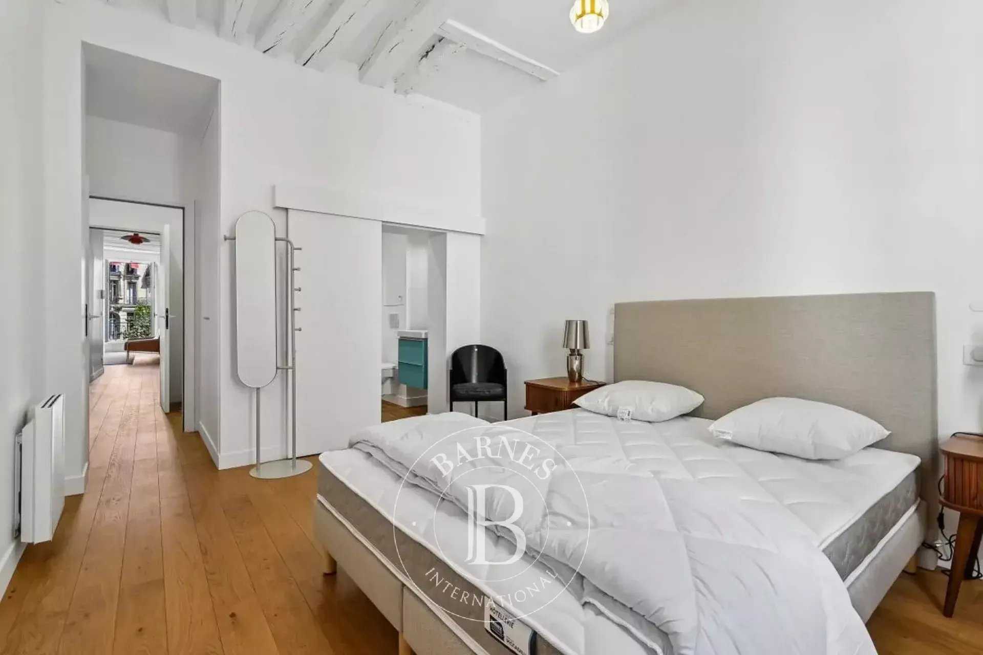 Paris  - Appartement 3 Pi&egrave;ces 2 Chambres