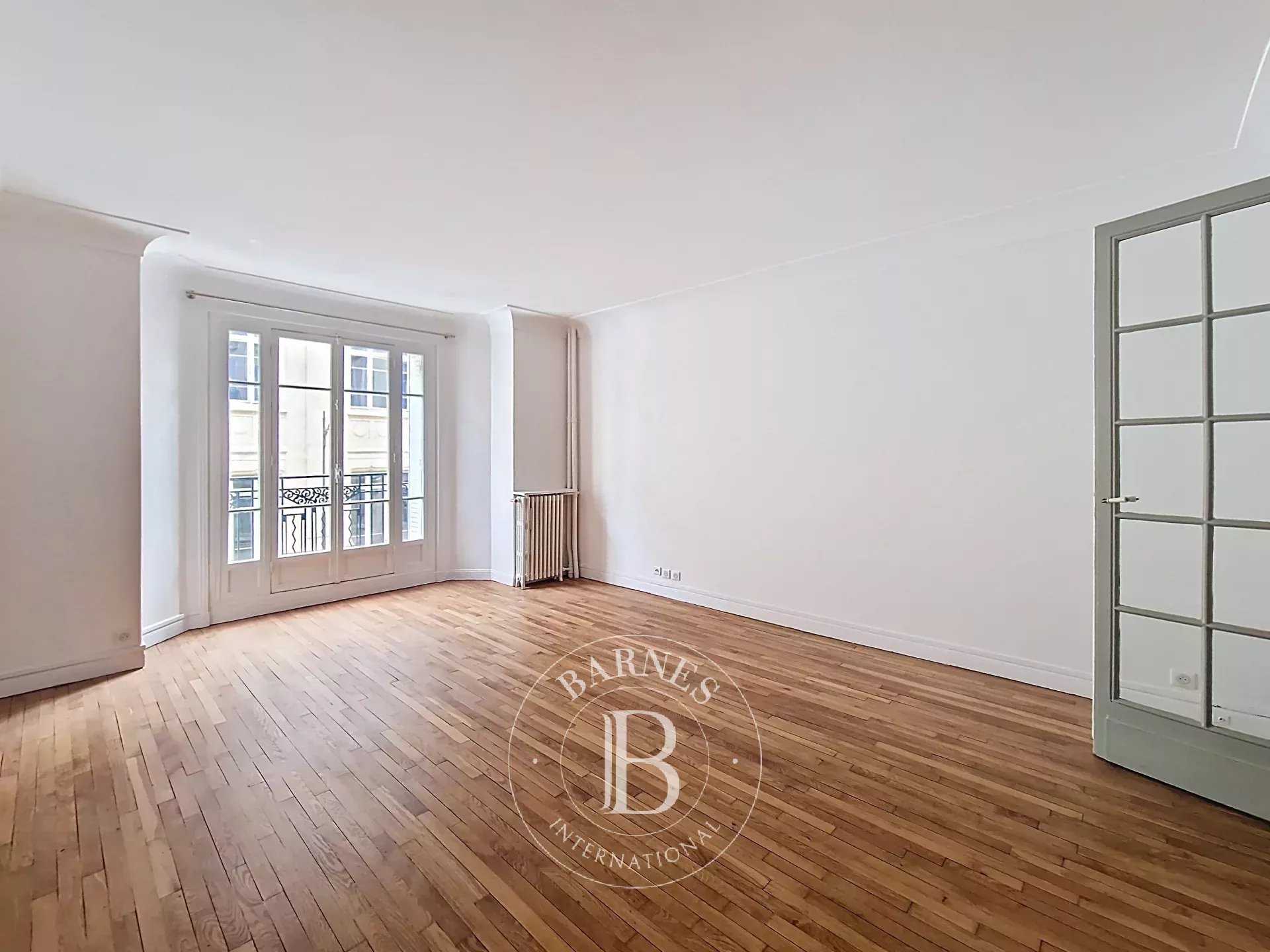 Paris  - Apartment 3 Bedrooms