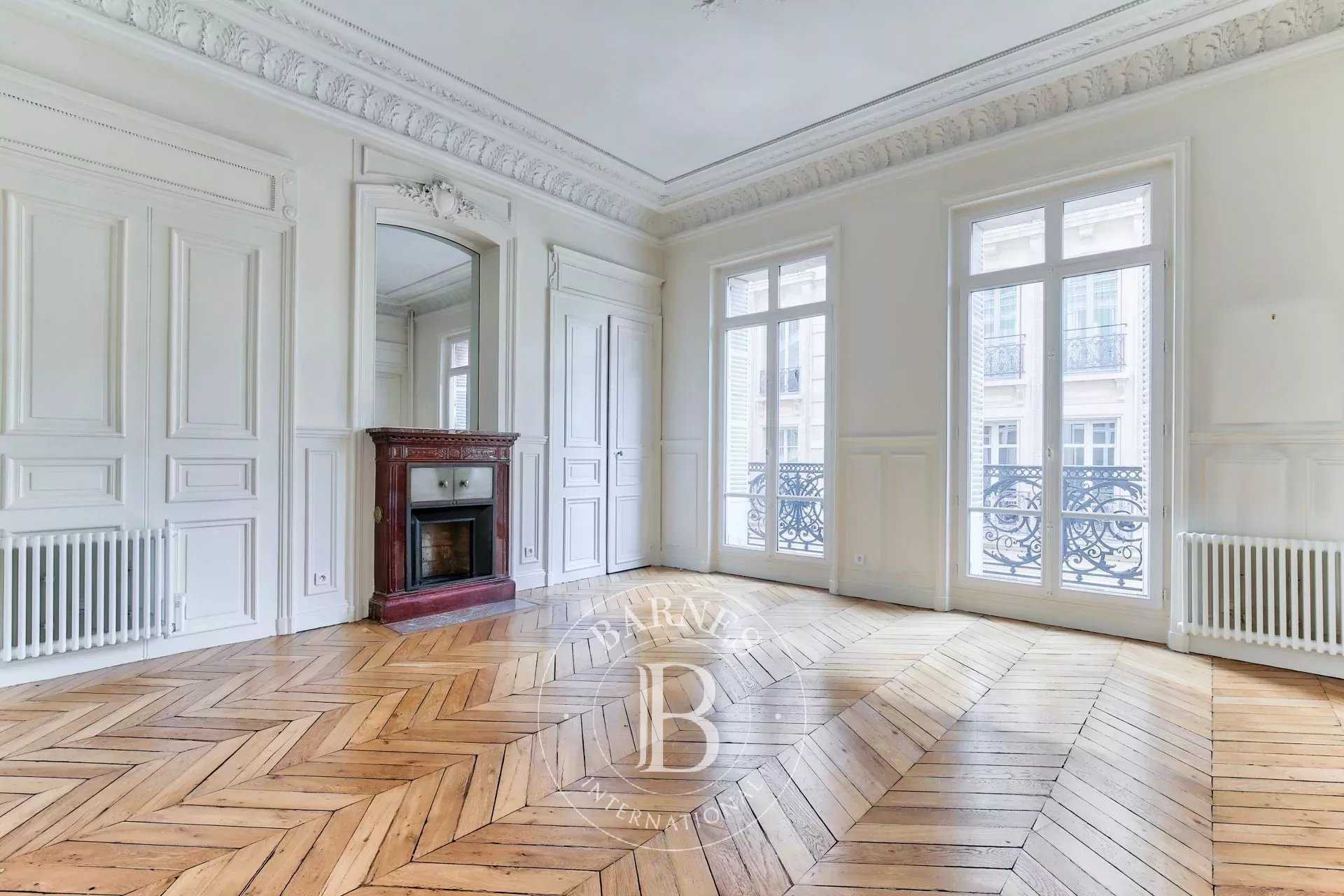 Paris  - Appartement 6 Pi&egrave;ces 4 Chambres