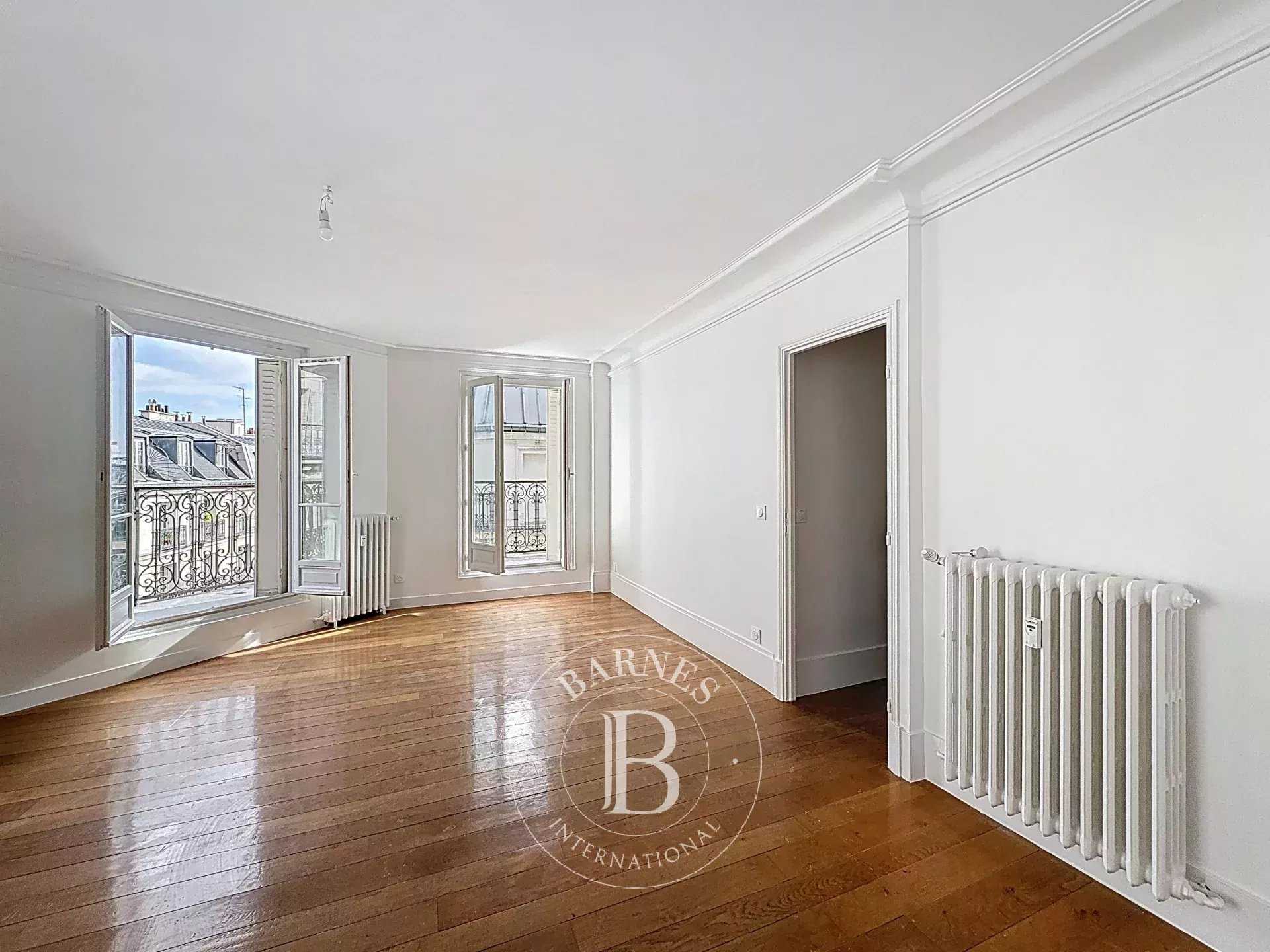 Paris  - Appartement 4 Pièces 3 Chambres