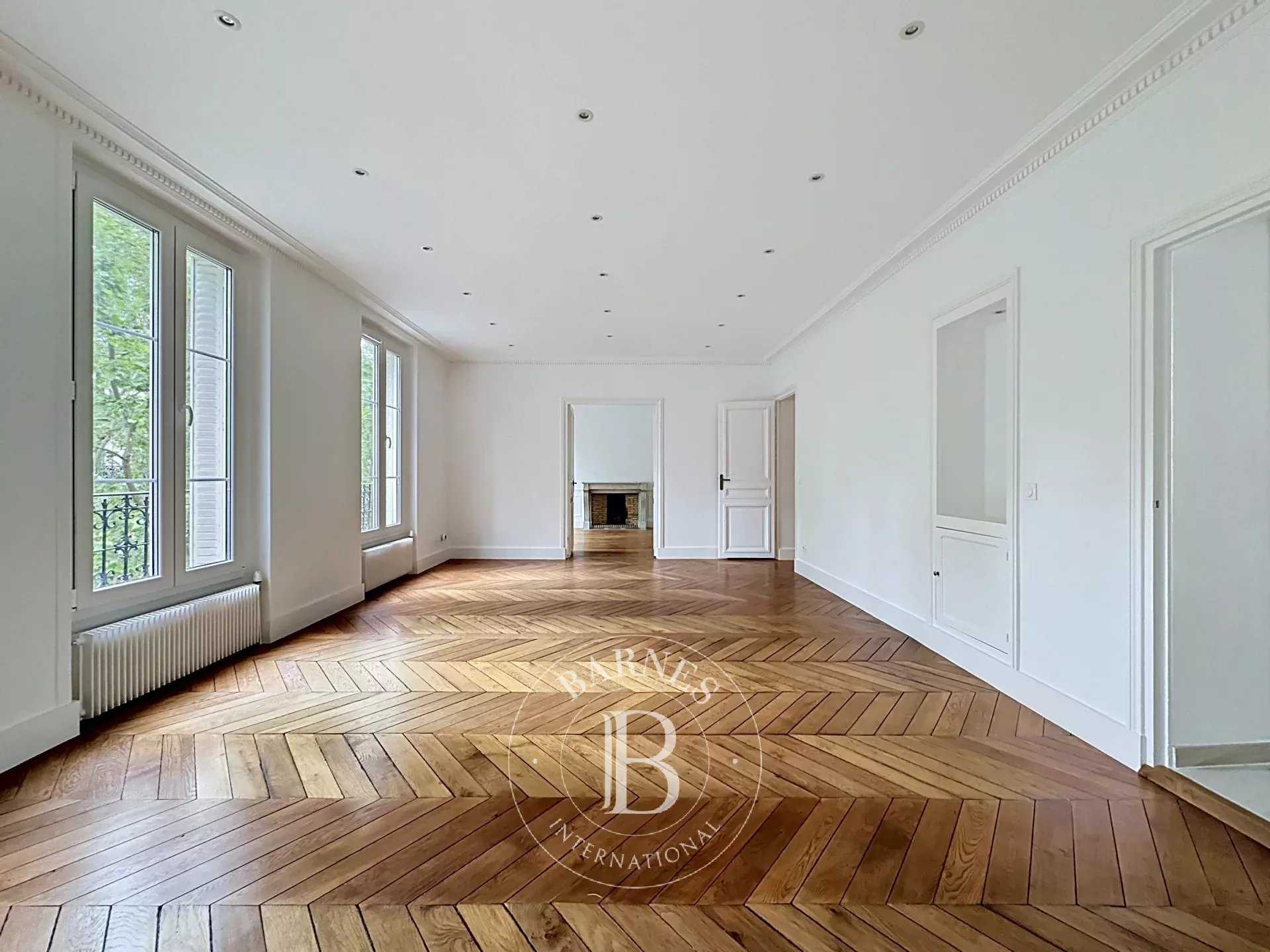 Paris  - Apartment 3 Bedrooms