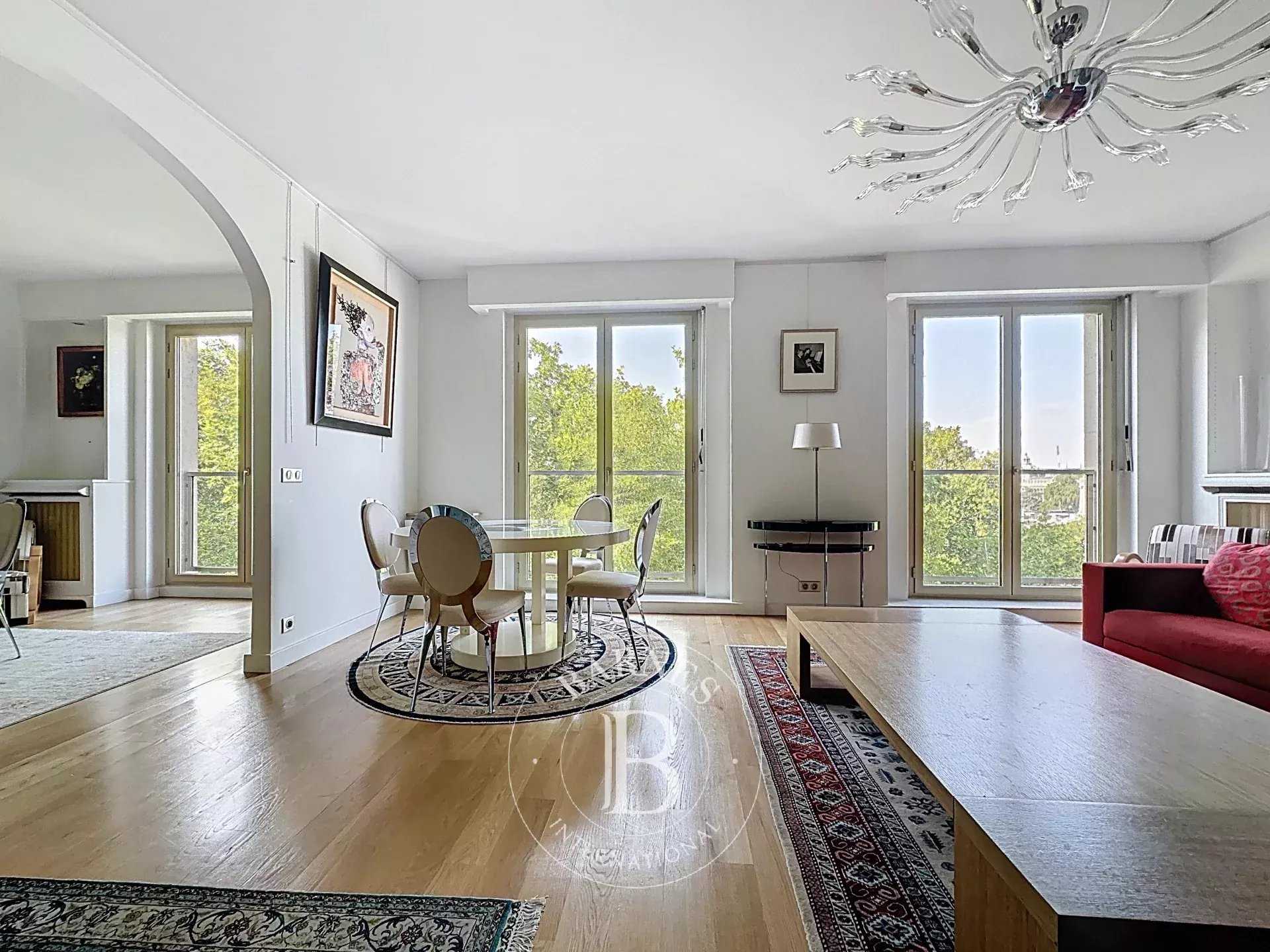 Paris  - Apartment 3 Bedrooms