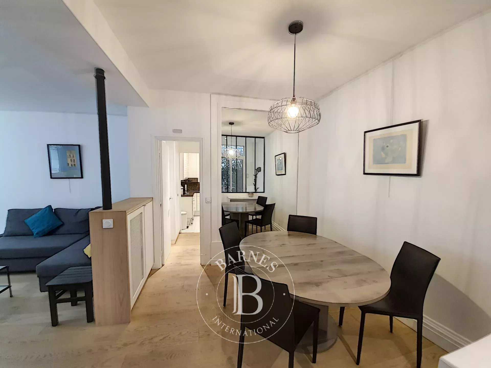 Paris  - Appartement 4 Pièces 2 Chambres