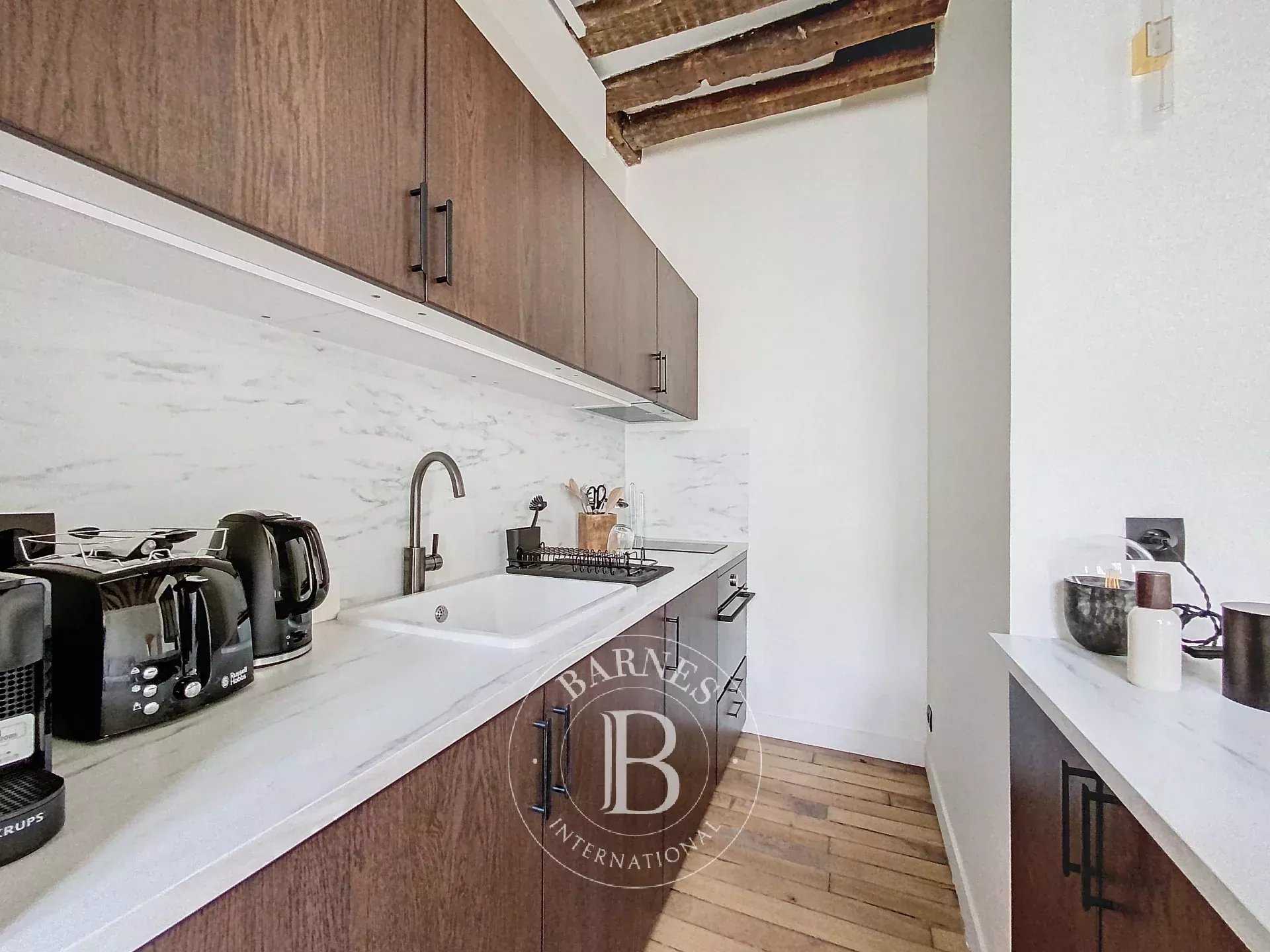 Paris  - Piso 1 Cuarto, 1 Habitacion