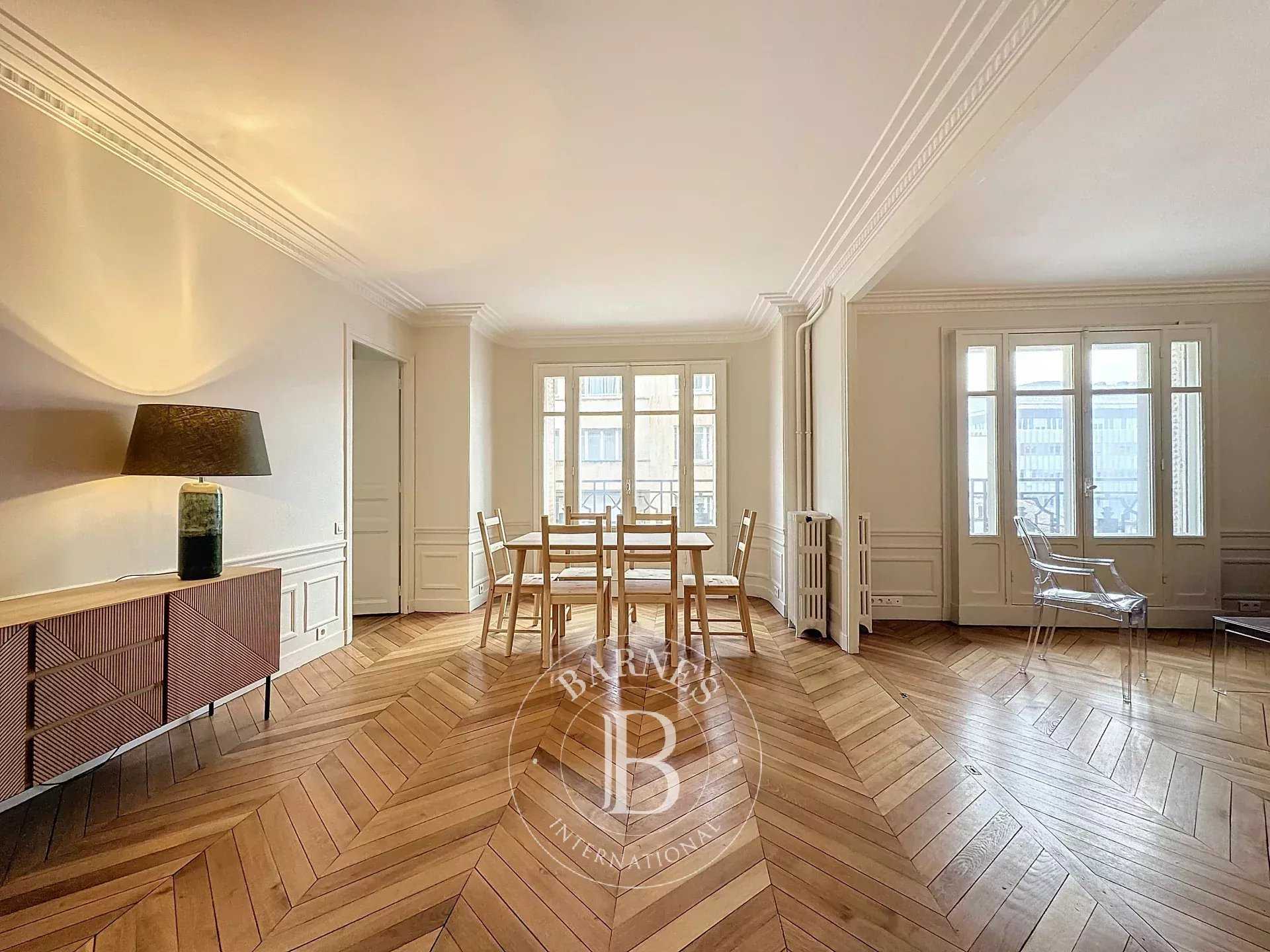 Paris  - Appartement 4 Pièces 2 Chambres