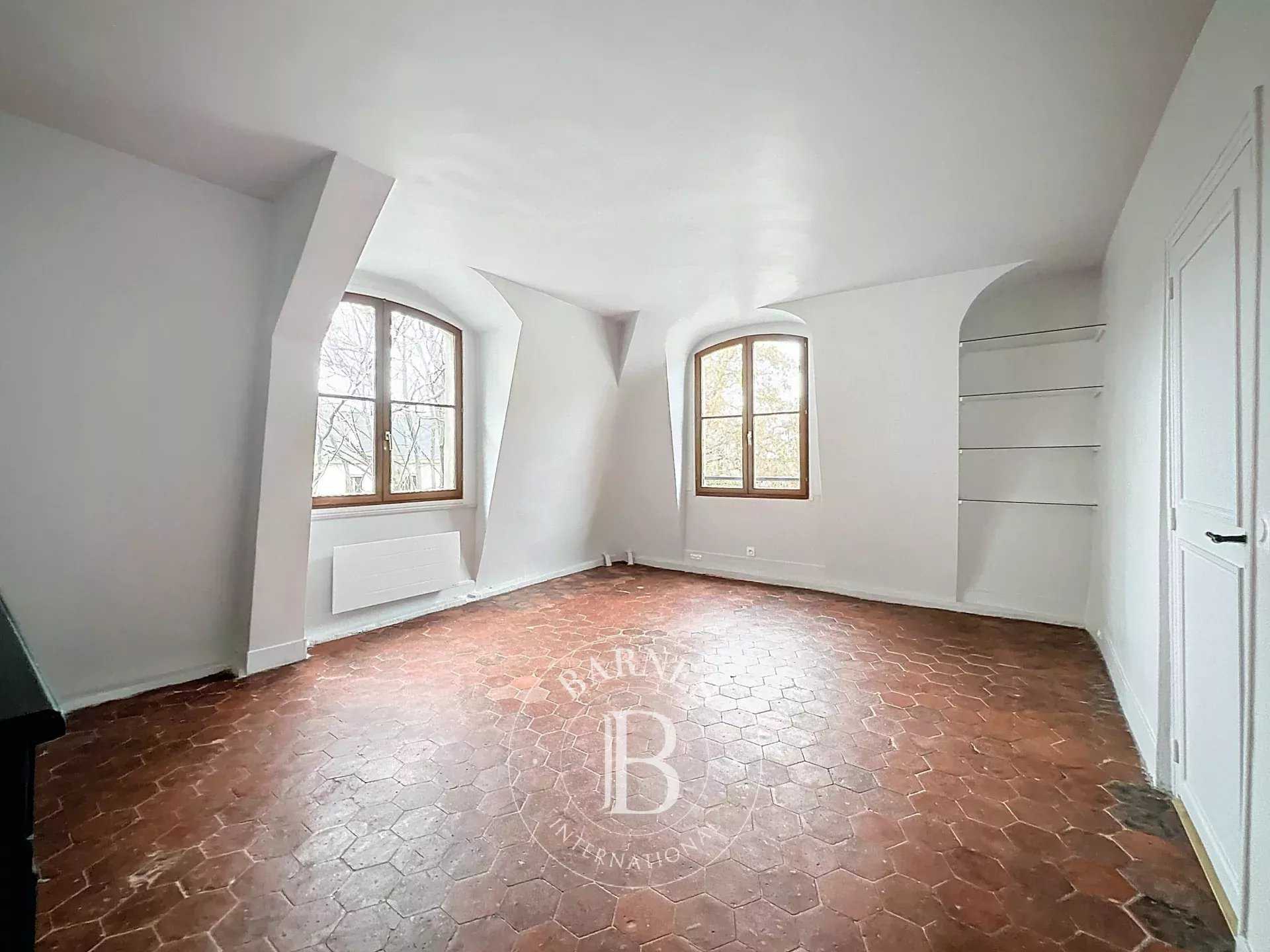 Paris  - Appartement 3 Pi&egrave;ces 2 Chambres