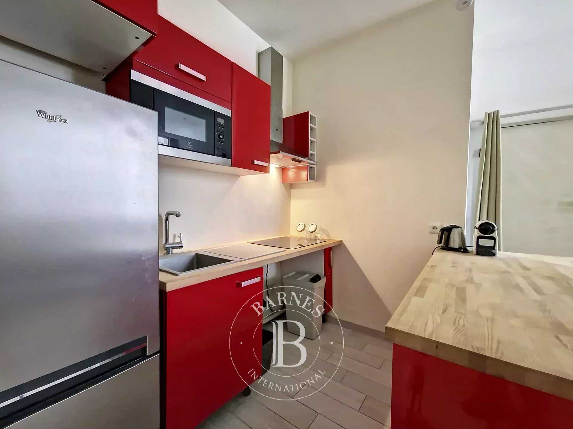 Paris  - Appartement 2 Pièces, 1 Chambre