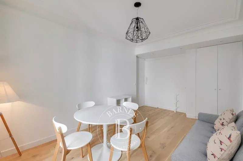 Paris  - Appartement 2 Pièces, 1 Chambre