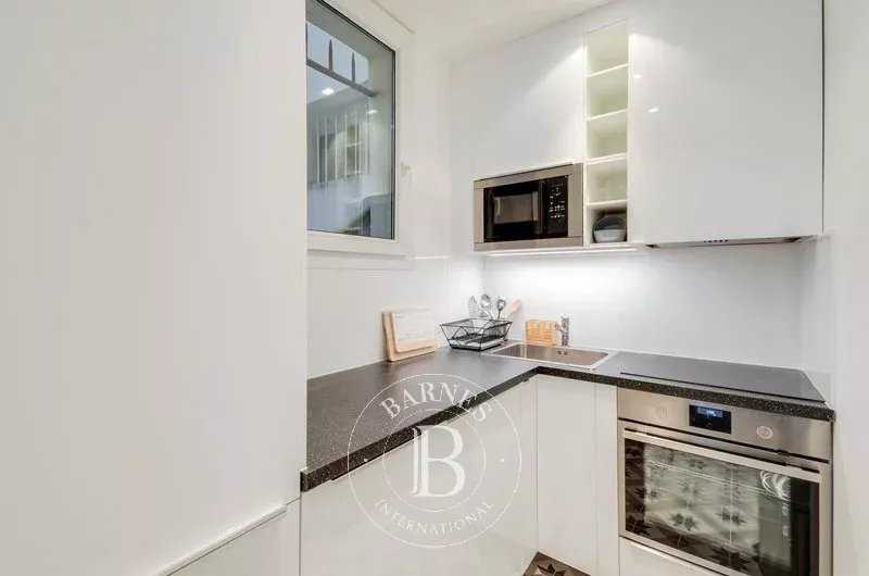 Paris  - Appartement 2 Pièces, 1 Chambre