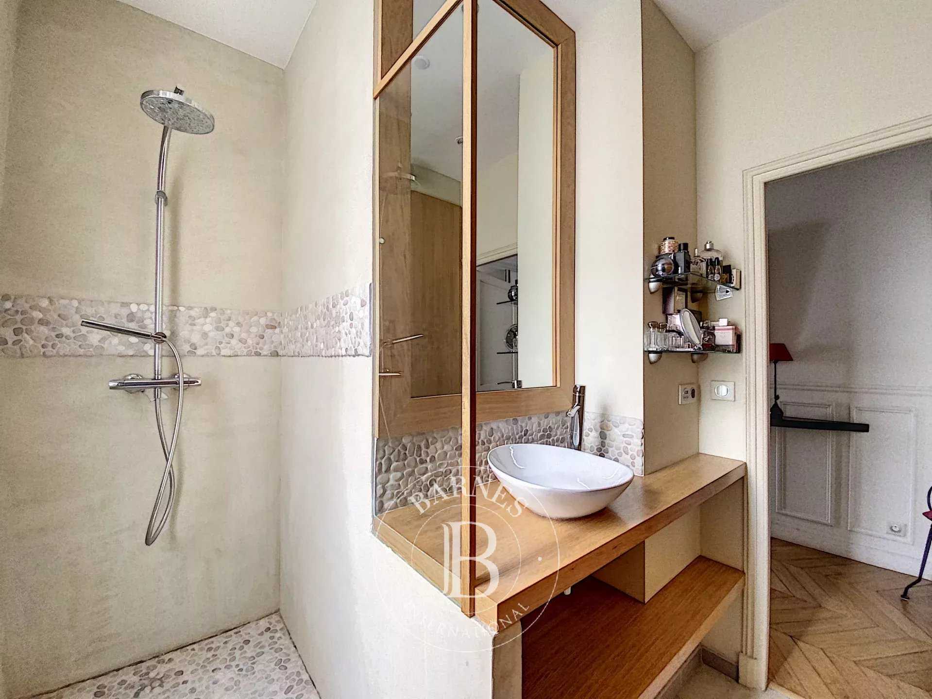 Paris  - Apartment 2 Bedrooms