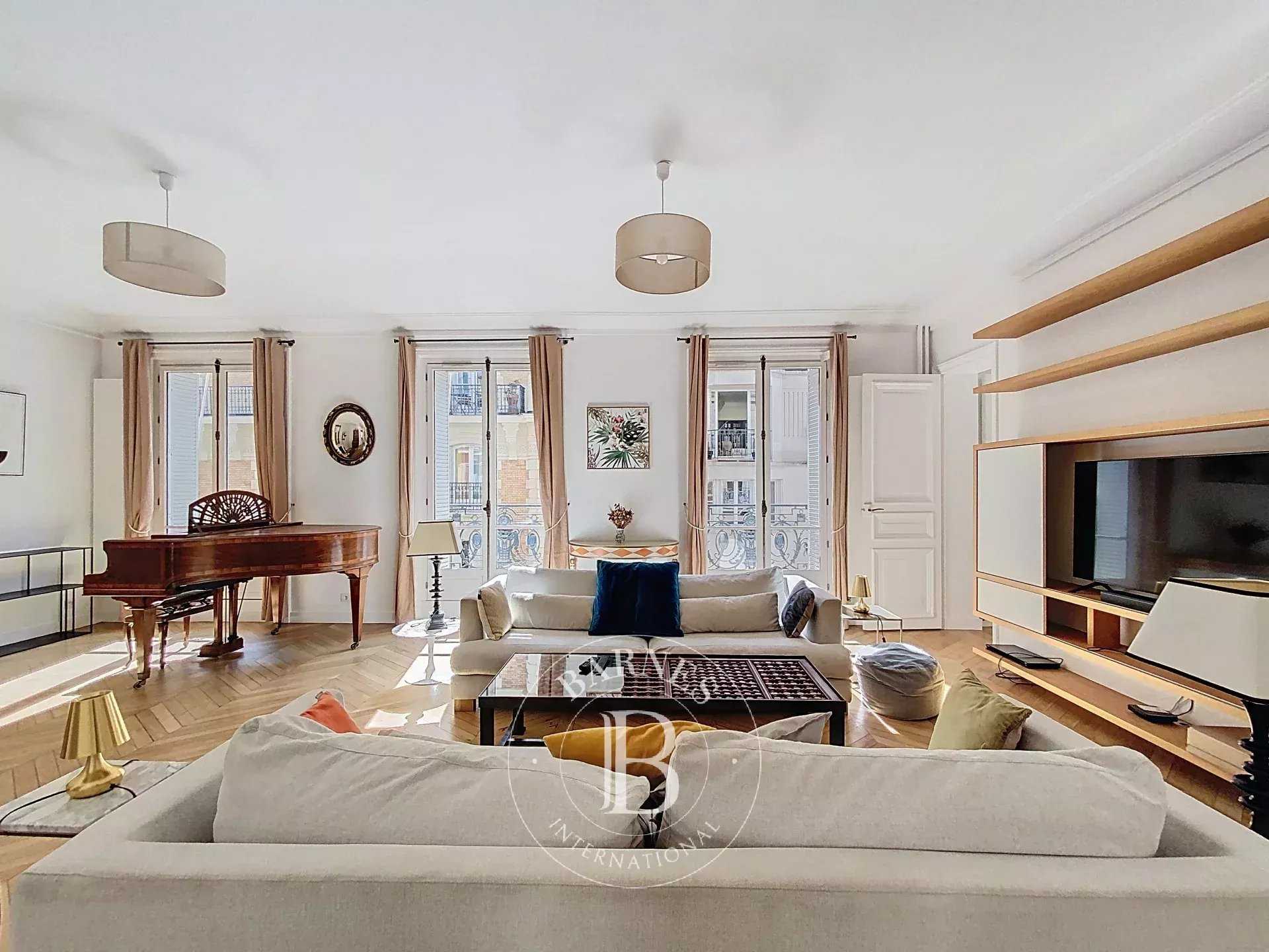Paris  - Apartment 4 Bedrooms