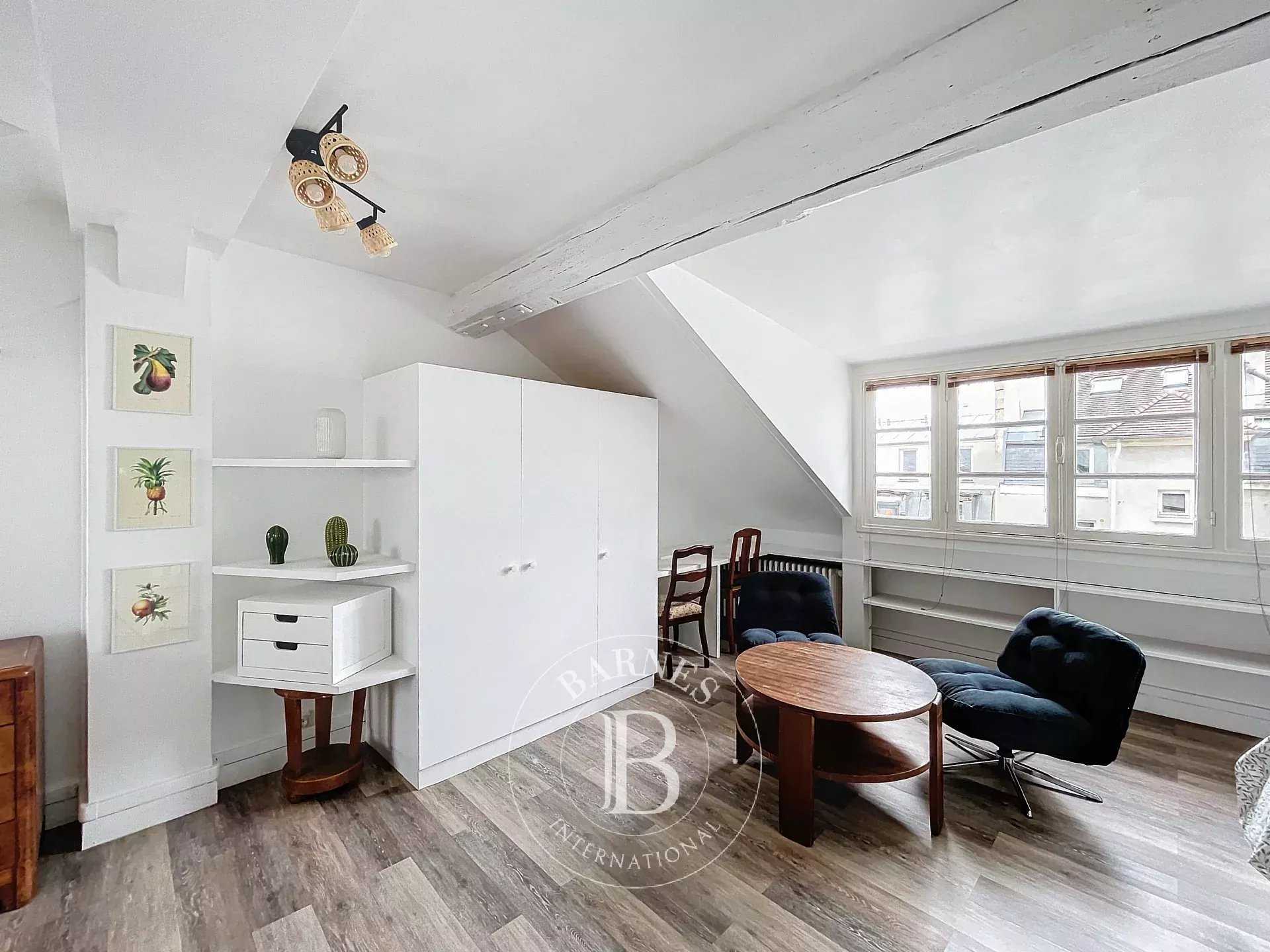 Paris  - Piso 1 Cuarto