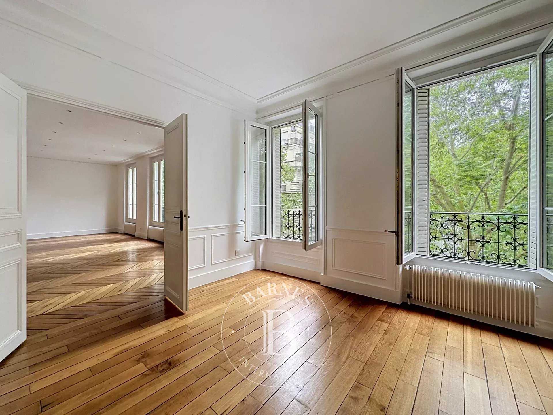 Paris  - Apartment 3 Bedrooms