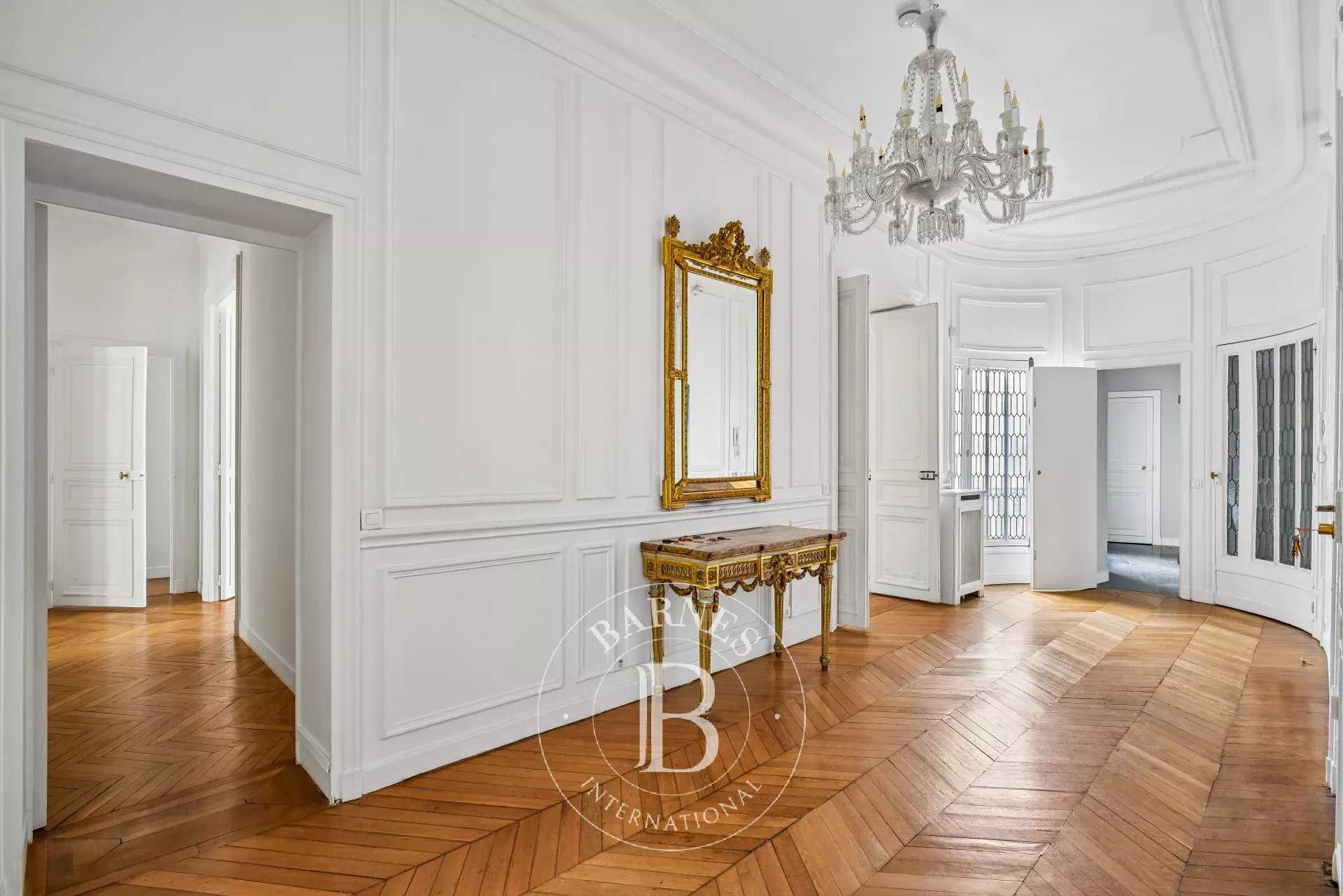Paris  - Apartment 4 Bedrooms