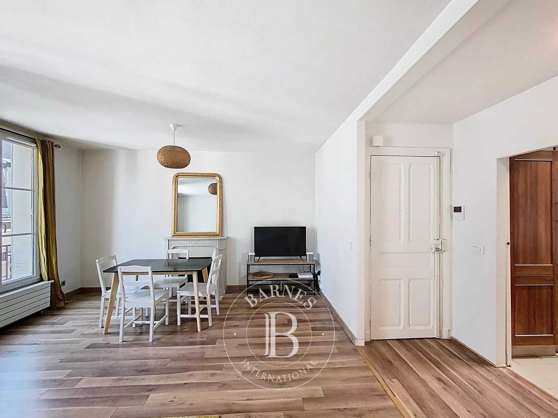 Paris  - Appartement 3 Pièces 2 Chambres