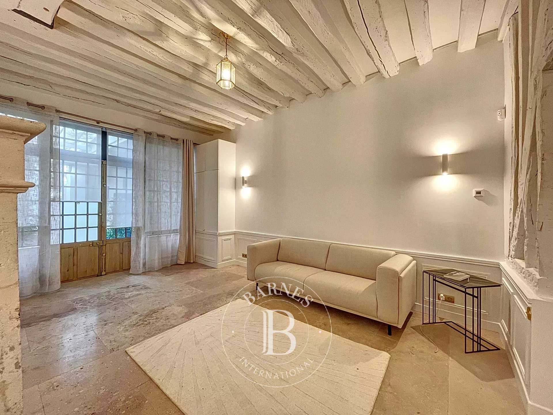 Paris  - Appartement 2 Pièces, 1 Chambre
