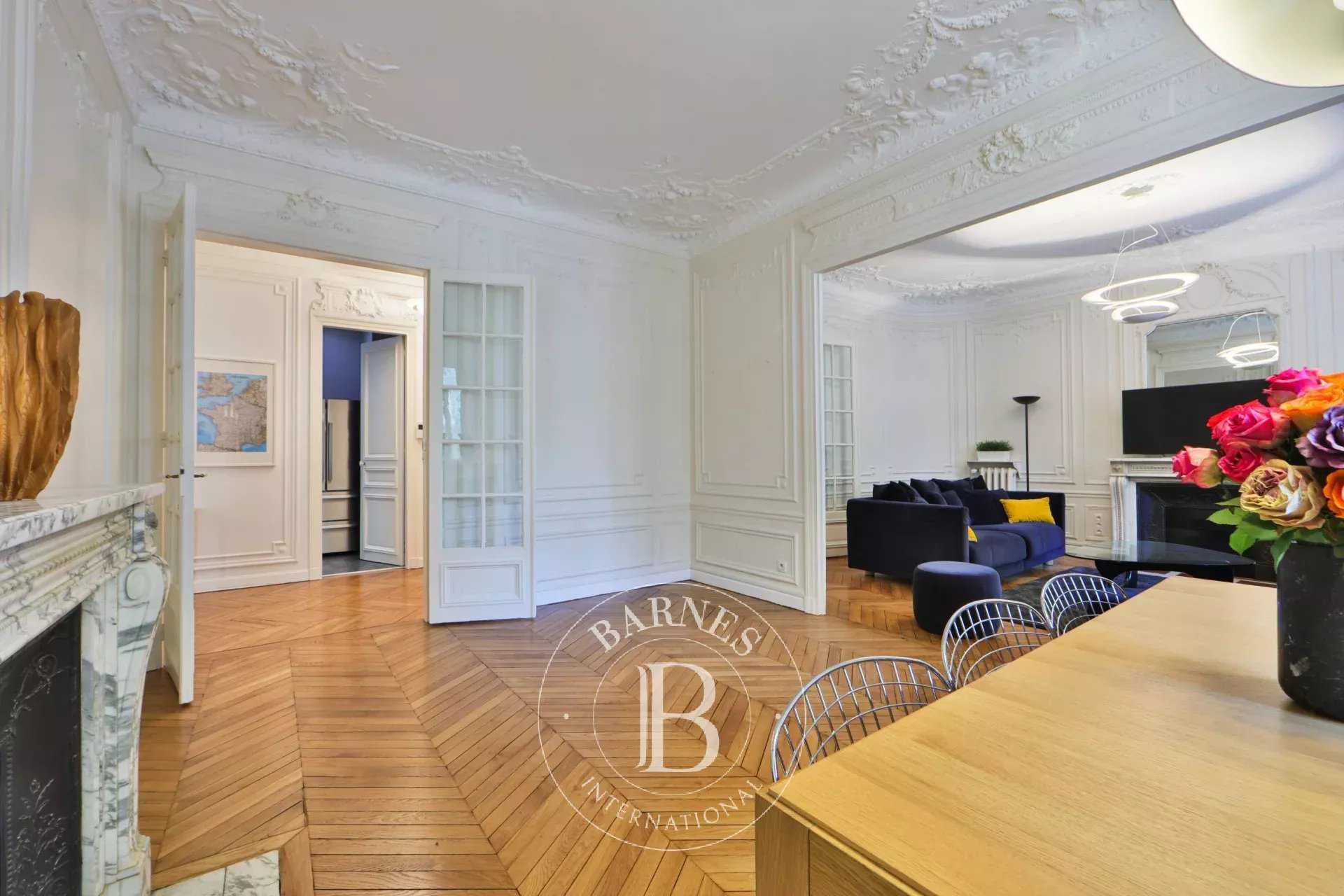 Paris  - Appartement 5 Pi&egrave;ces 3 Chambres