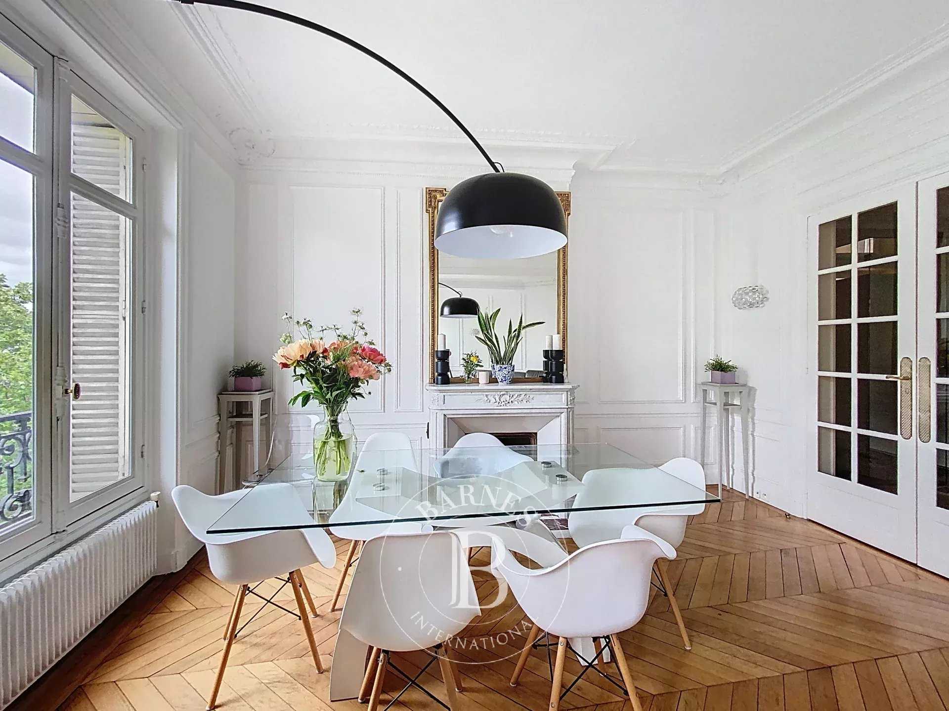 Paris  - Apartment 3 Bedrooms
