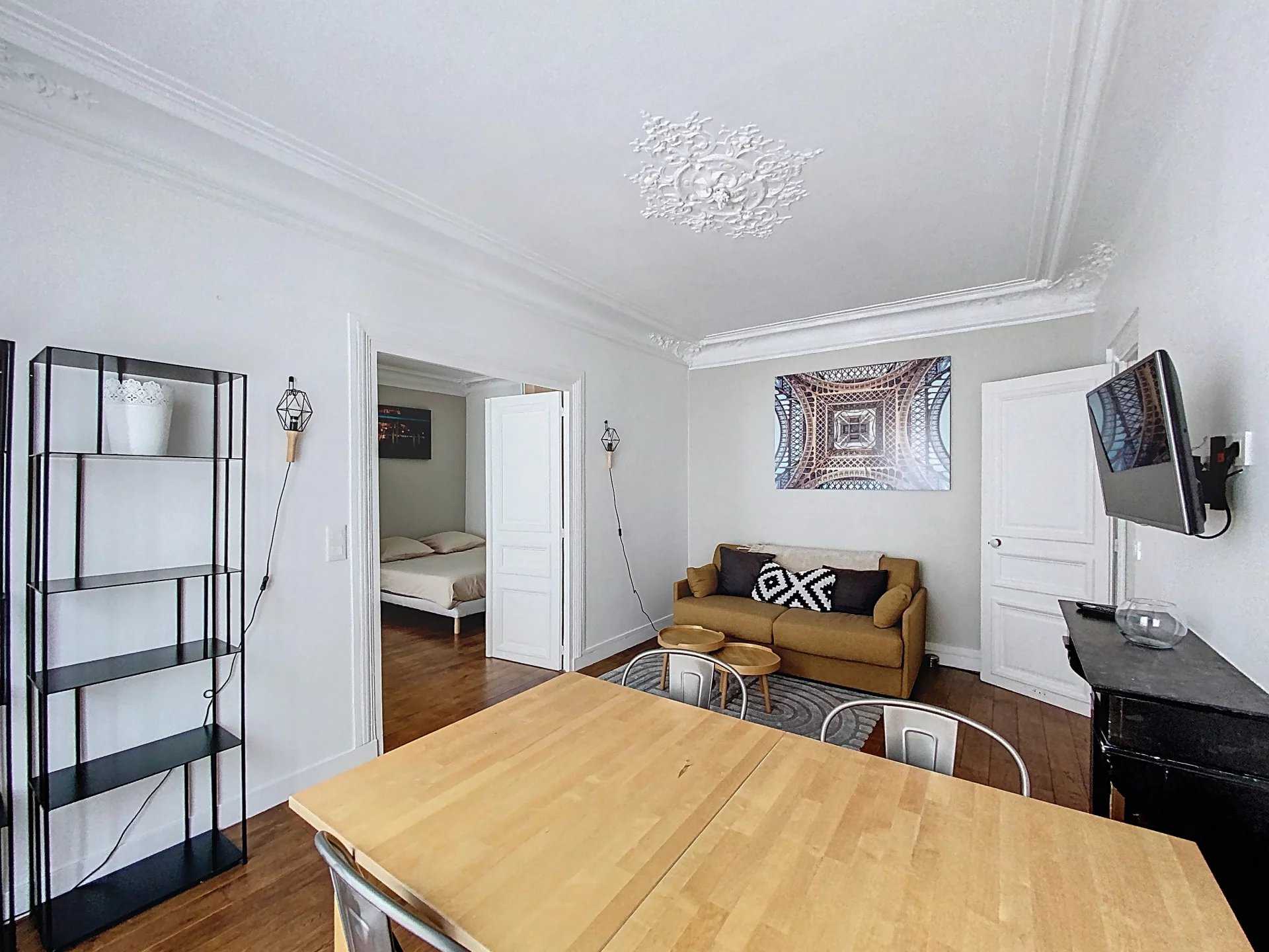Paris  - Appartement 2 Pièces, 1 Chambre