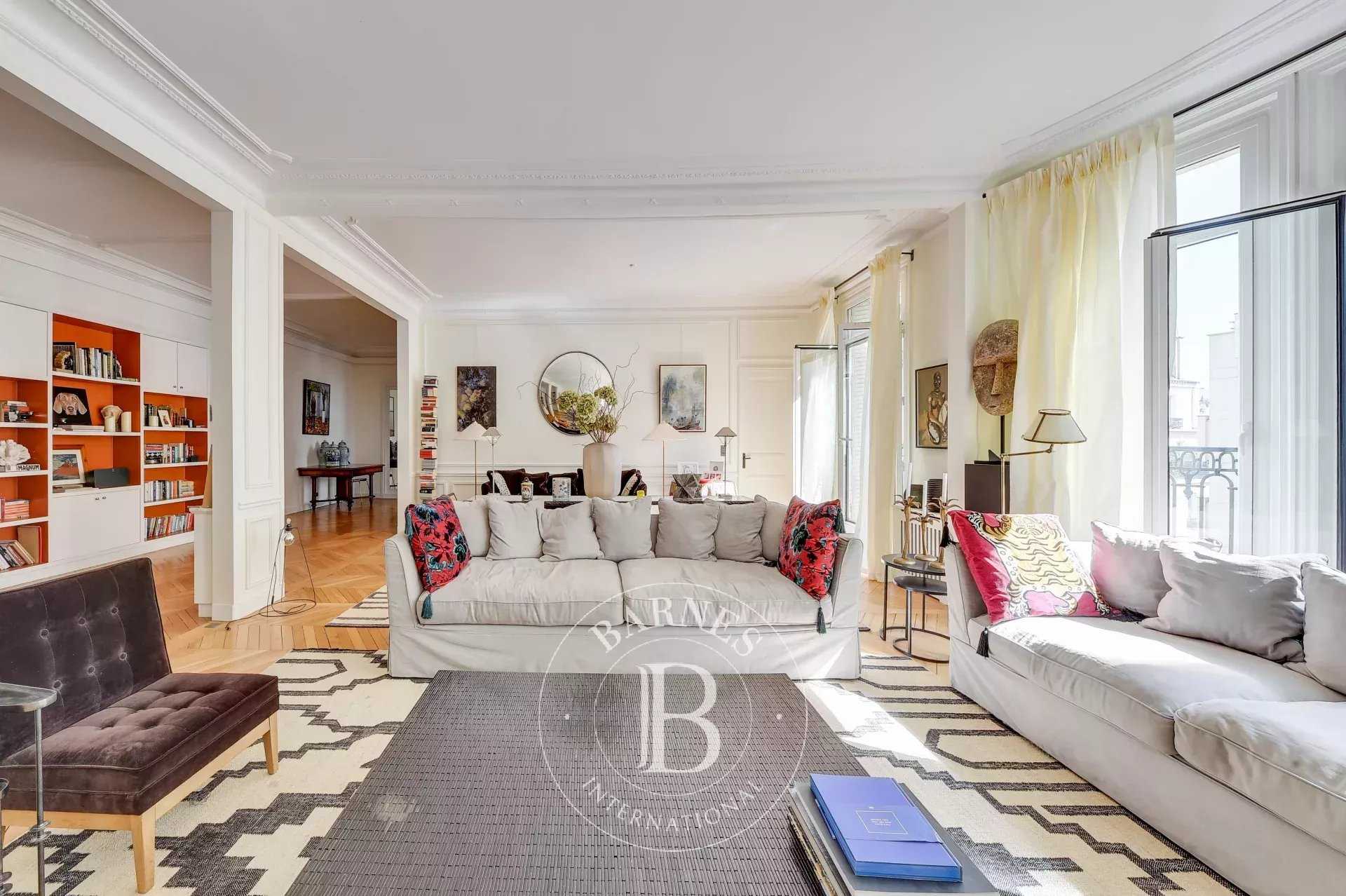 Paris  - Apartment 5 Bedrooms