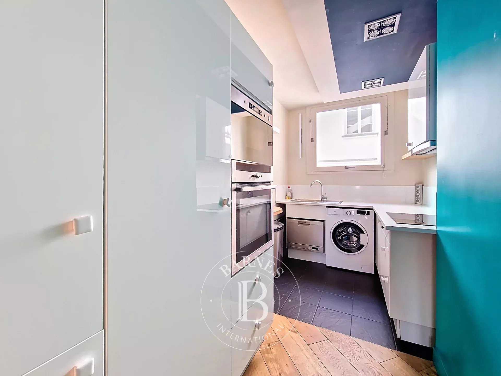 Paris  - Appartement 2 Pièces, 1 Chambre
