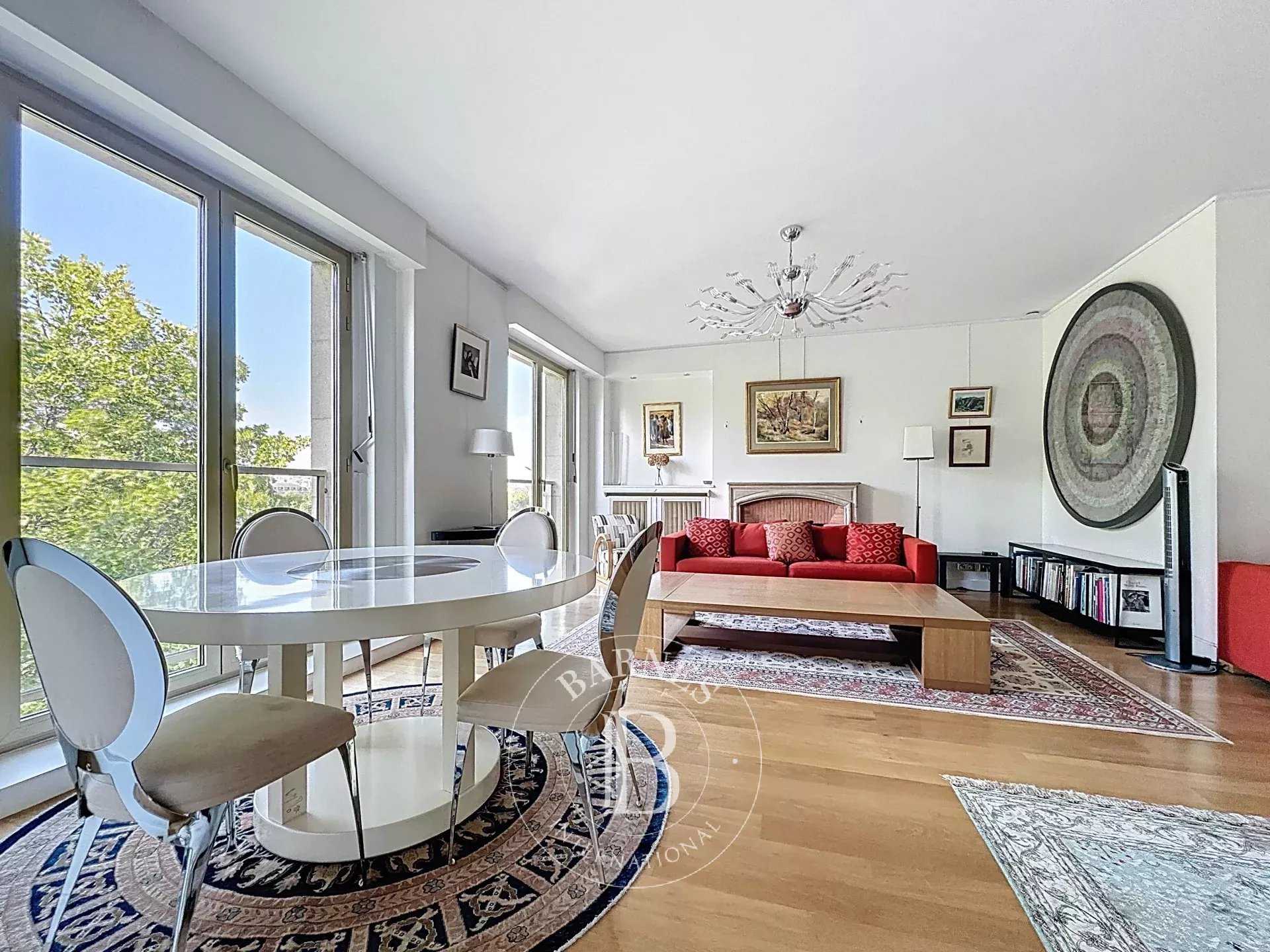 Paris  - Apartment 3 Bedrooms