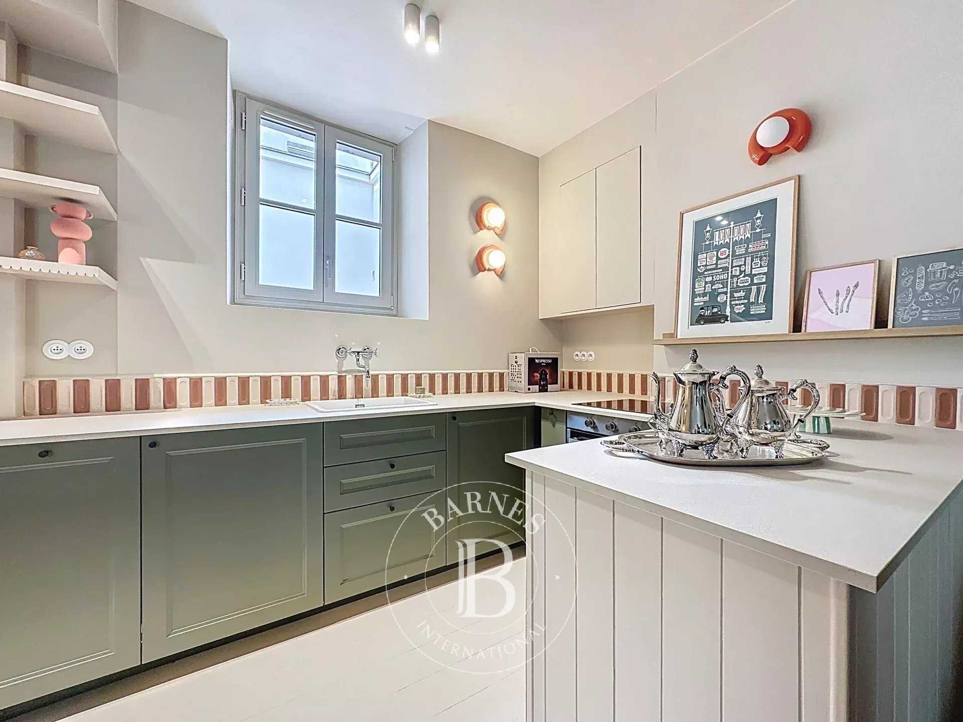 Paris  - Appartement 2 Pièces, 1 Chambre