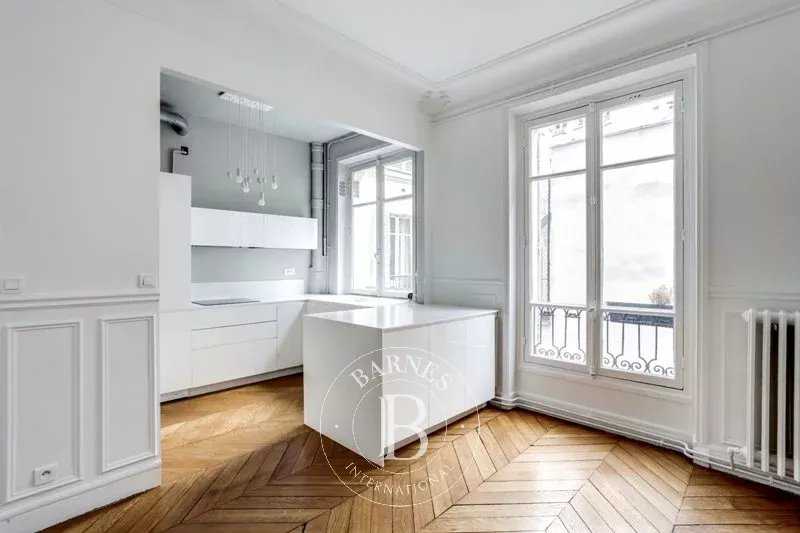 Paris  - Appartement 5 Pièces 2 Chambres