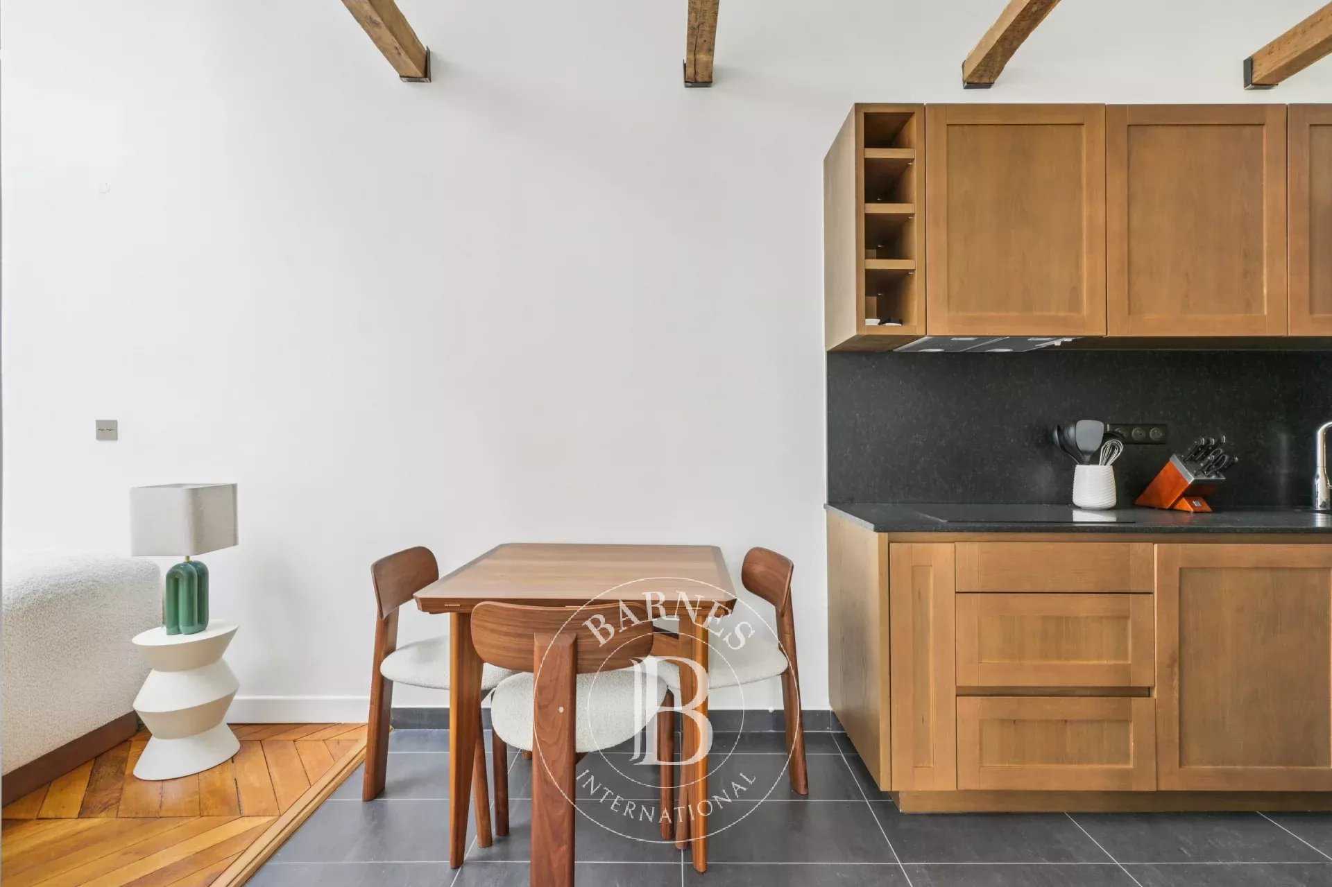 Paris  - Appartement 3 Pi&egrave;ces 2 Chambres