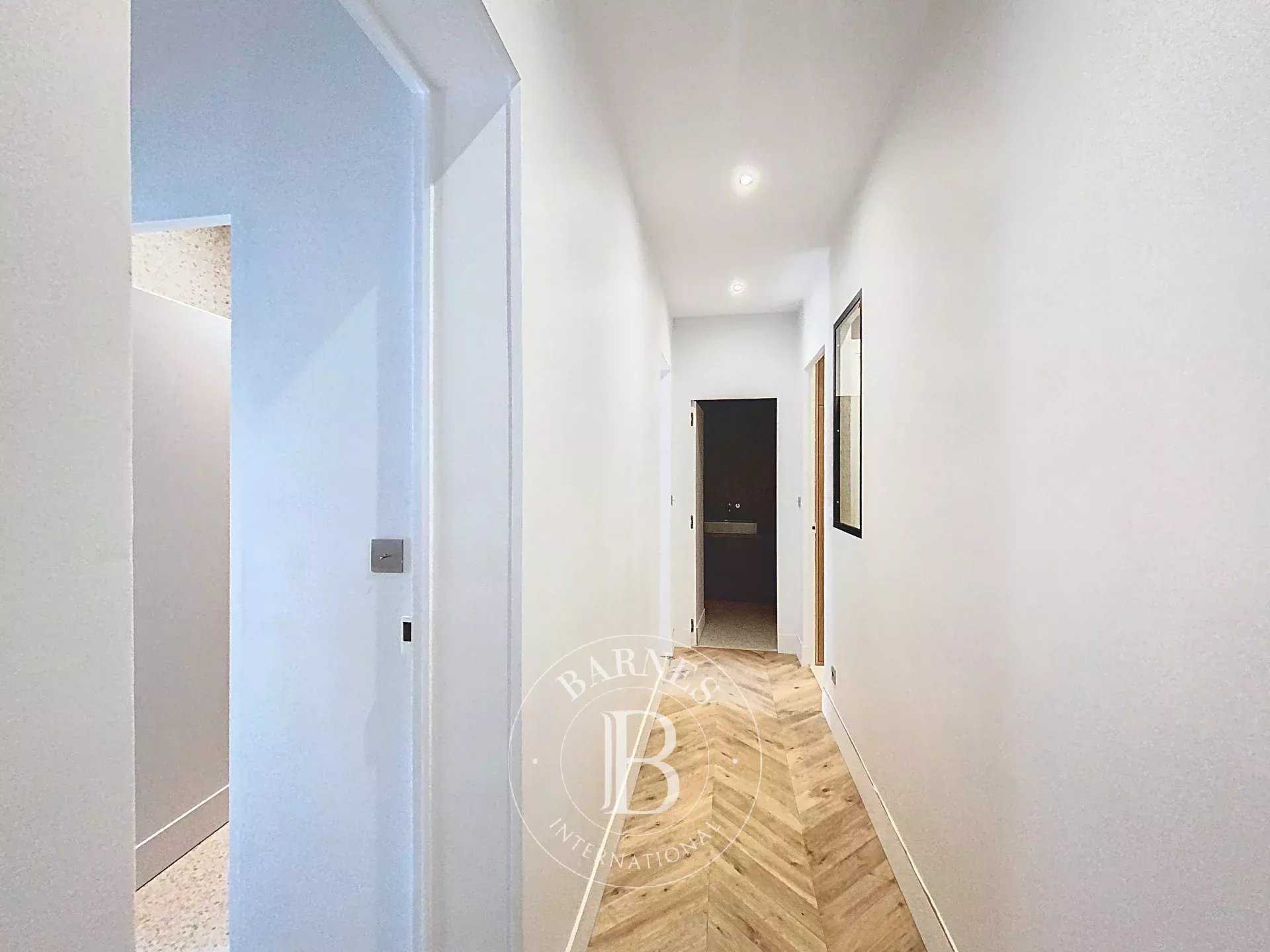 Paris  - Appartement 3 Pièces 2 Chambres
