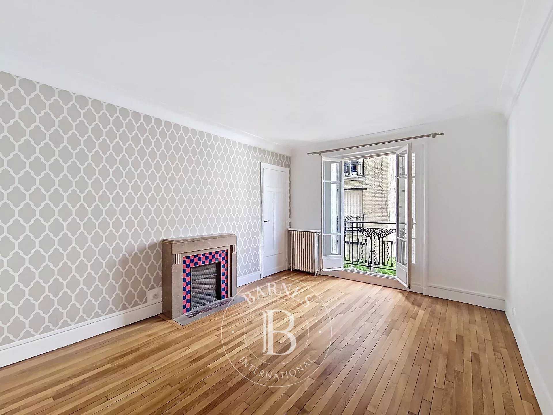 Paris  - Apartment 3 Bedrooms