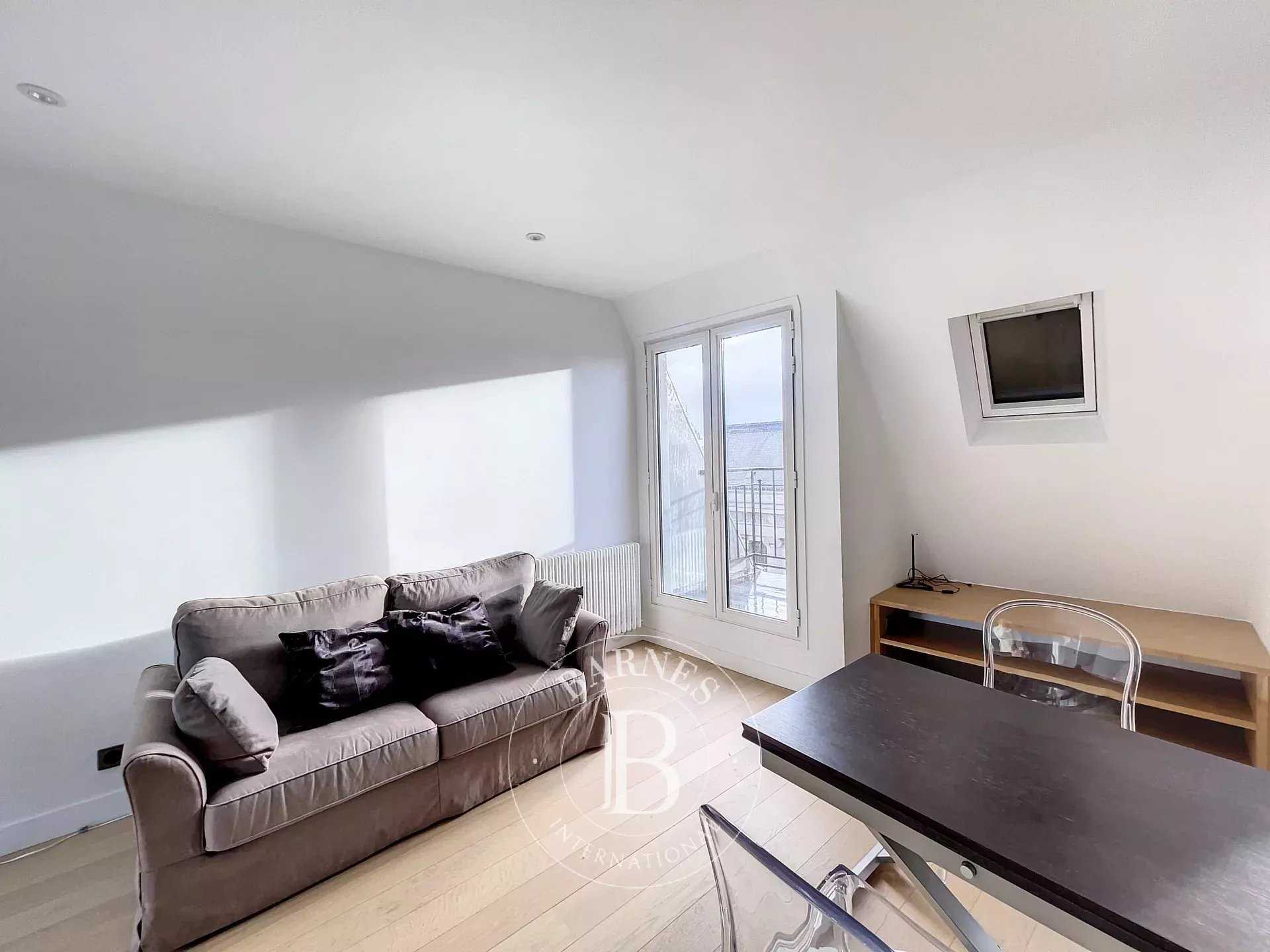 Paris  - Appartement 2 Pièces, 1 Chambre