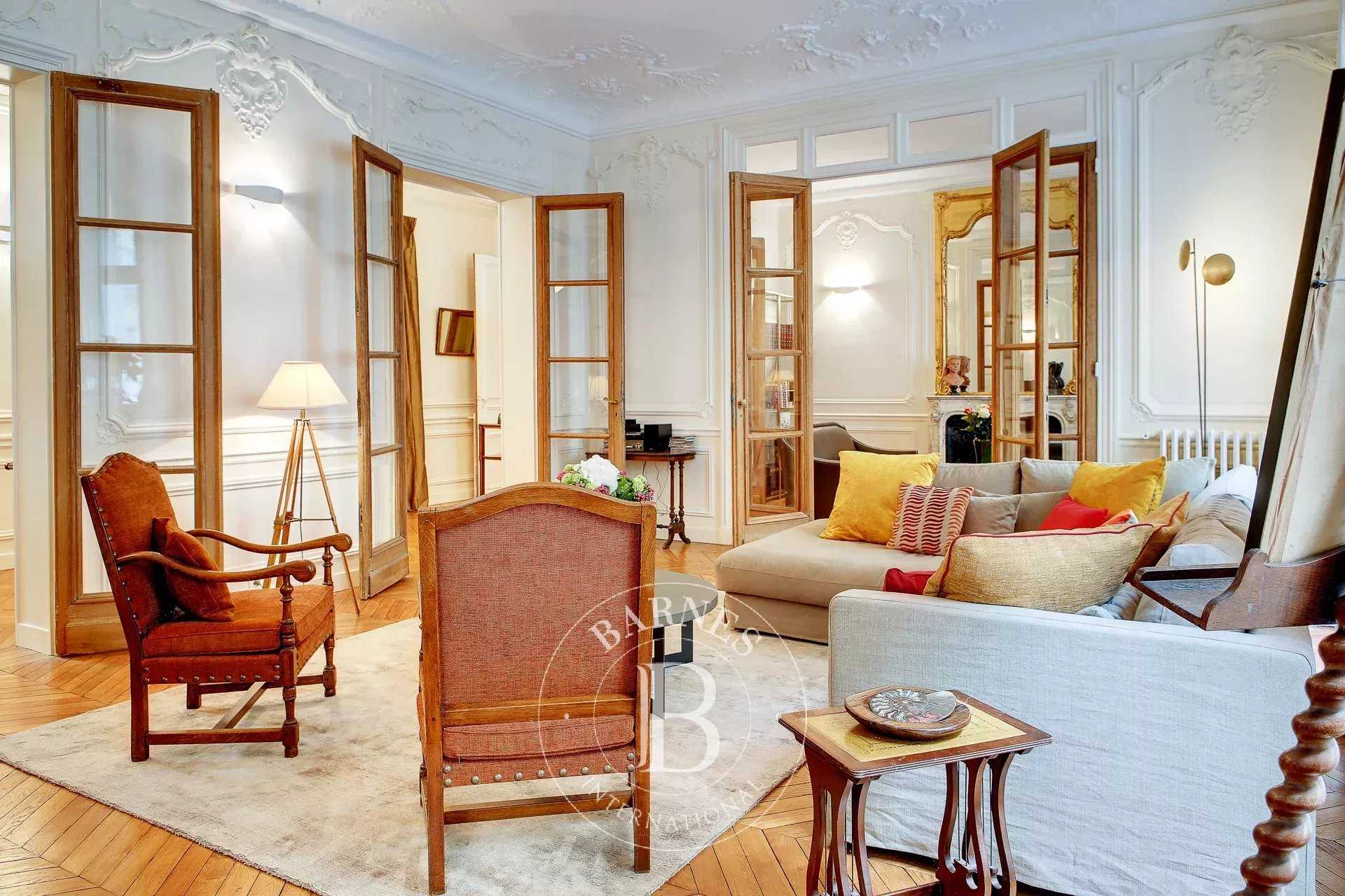 Paris  - Appartement 7 Pi&egrave;ces 4 Chambres