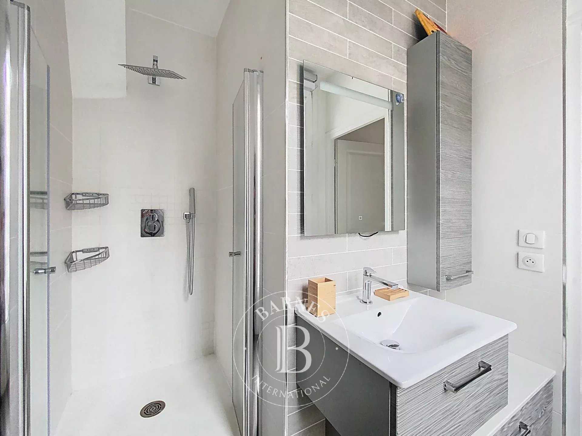 Paris  - Apartment 3 Bedrooms