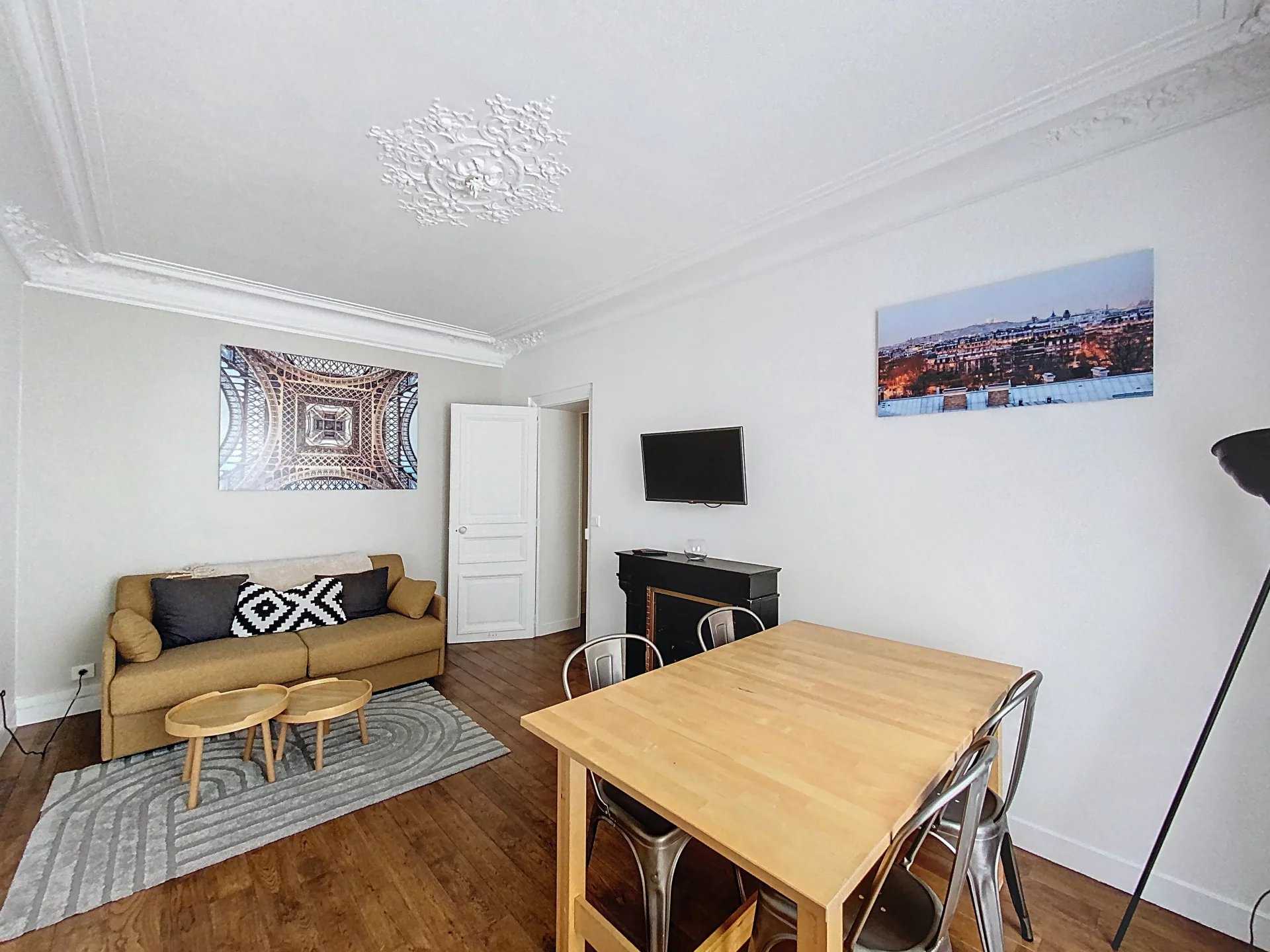 Paris  - Appartement 2 Pièces, 1 Chambre