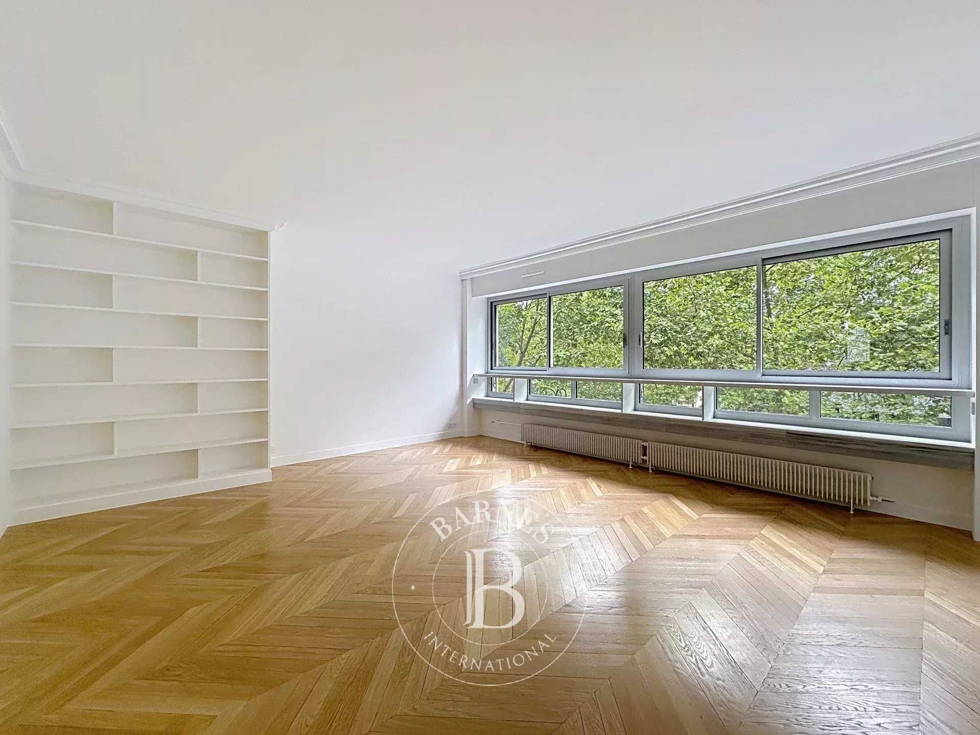 Paris  - Appartement 4 Pièces 2 Chambres