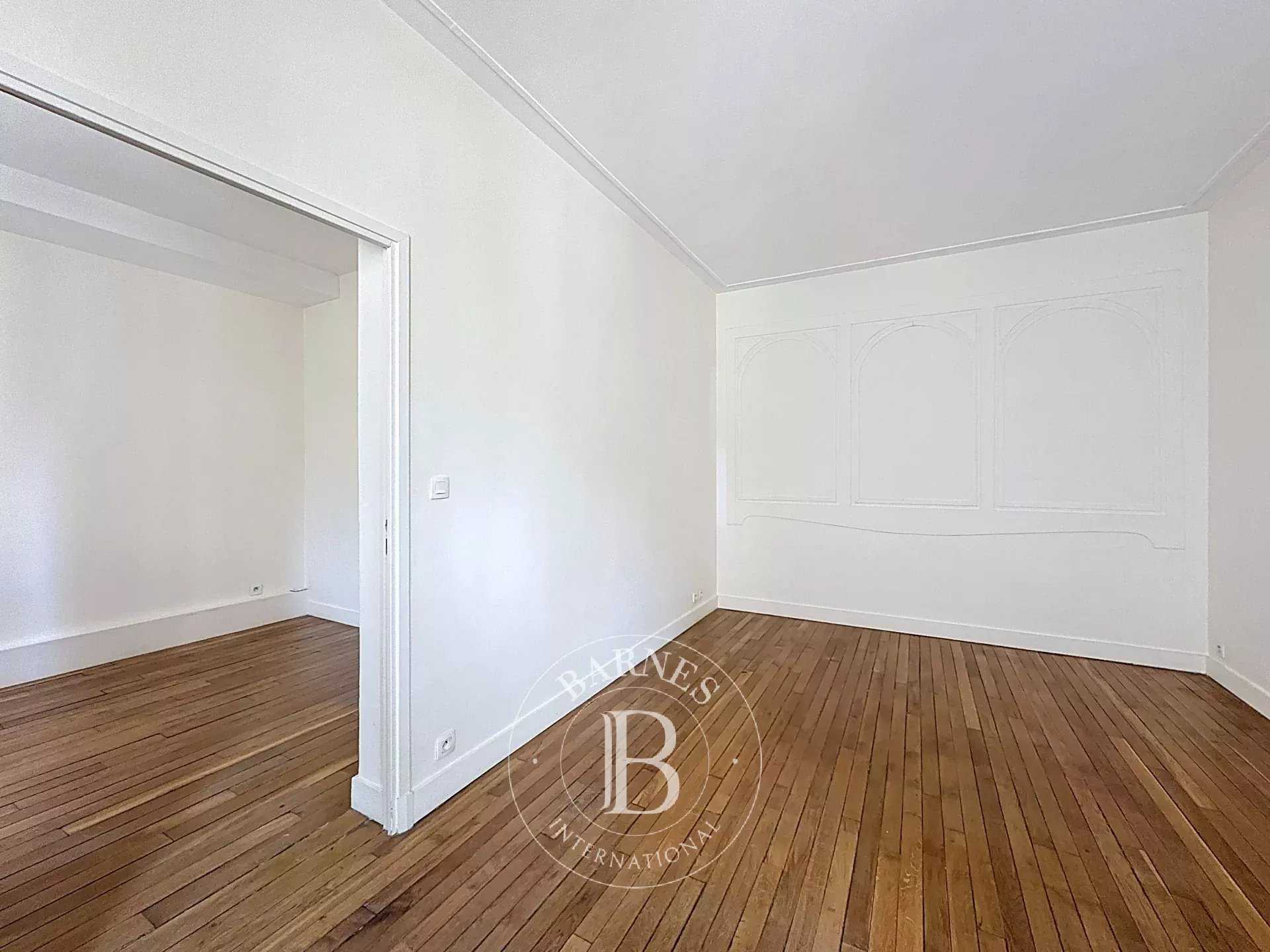 Paris  - Appartement 2 Pièces, 1 Chambre