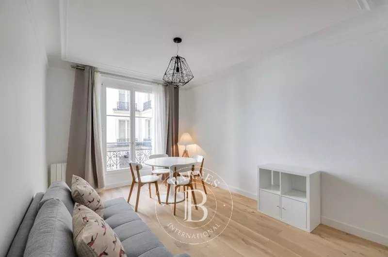 Paris  - Appartement 2 Pièces, 1 Chambre