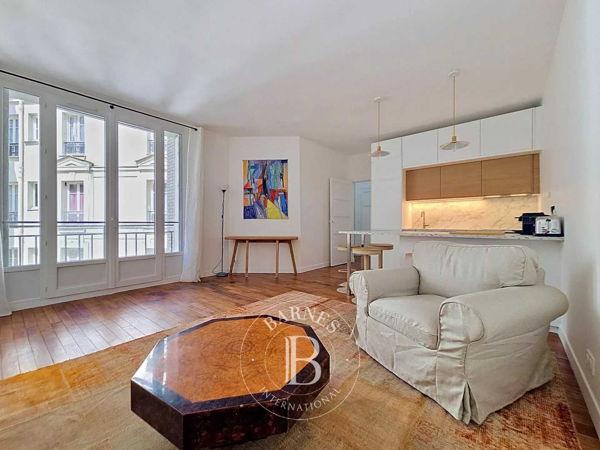 Paris  - Appartement 3 Pi&egrave;ces 2 Chambres
