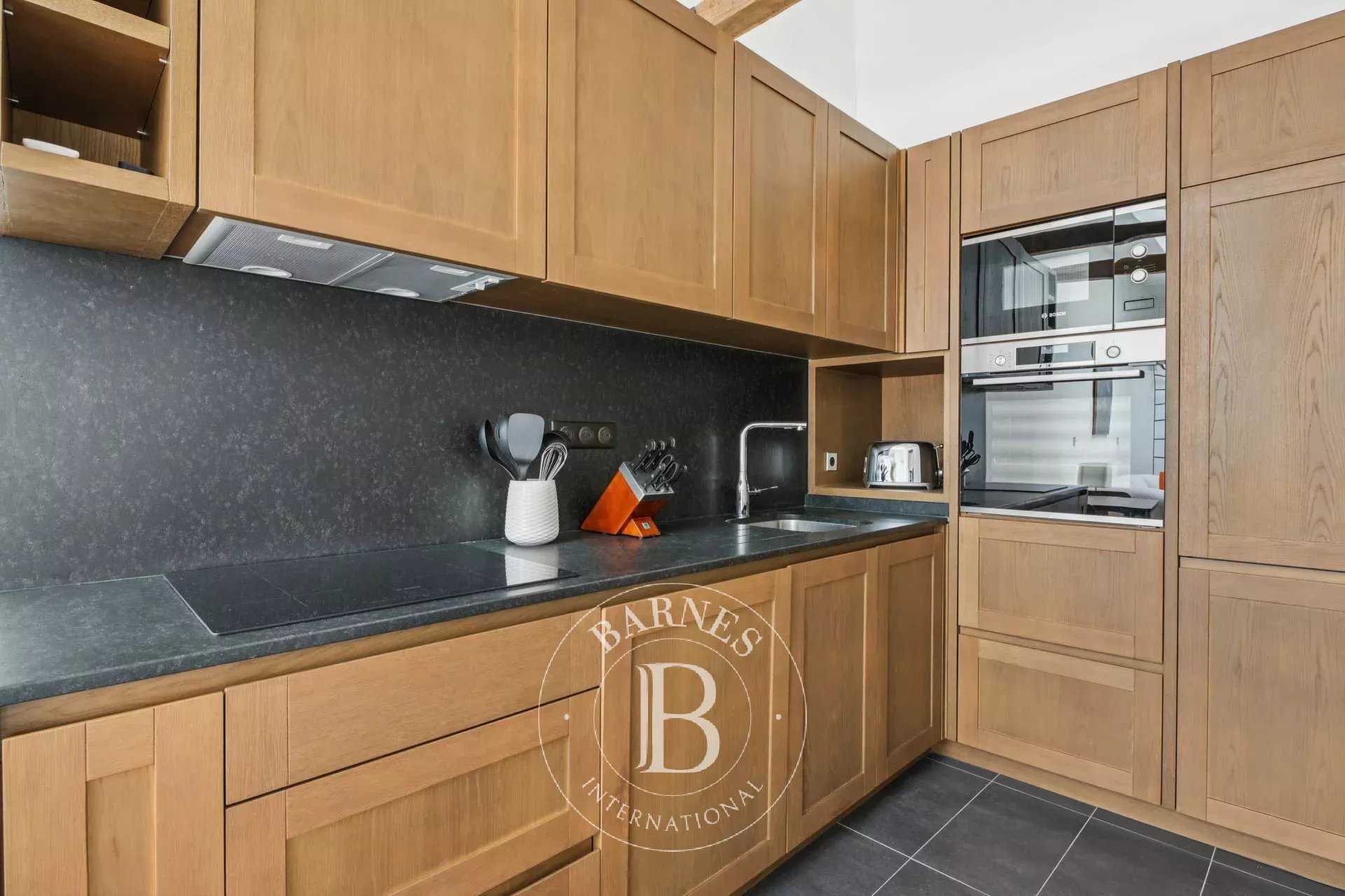 Paris  - Appartement 3 Pi&egrave;ces 2 Chambres