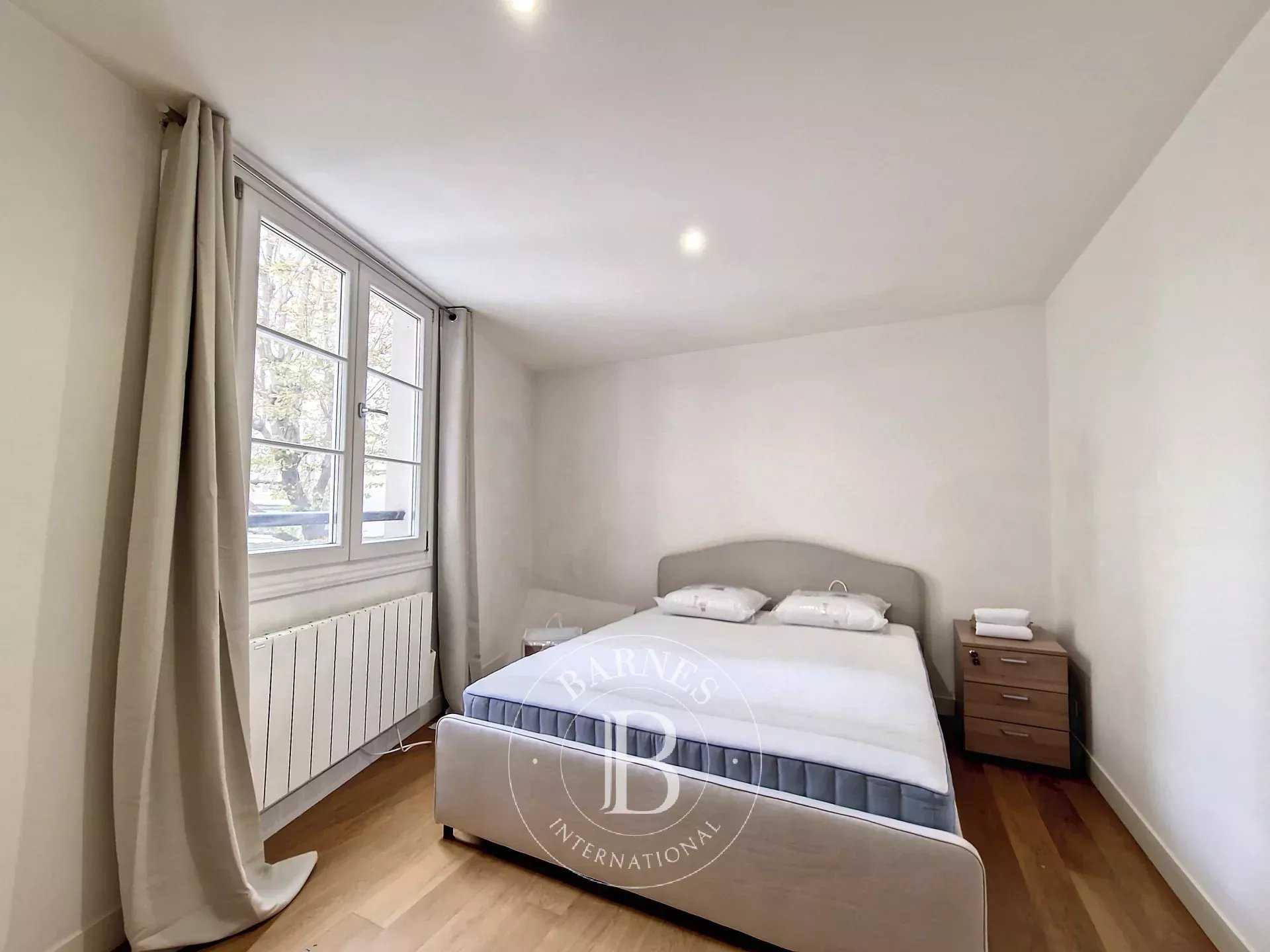 Paris  - Appartement 2 Pièces, 1 Chambre