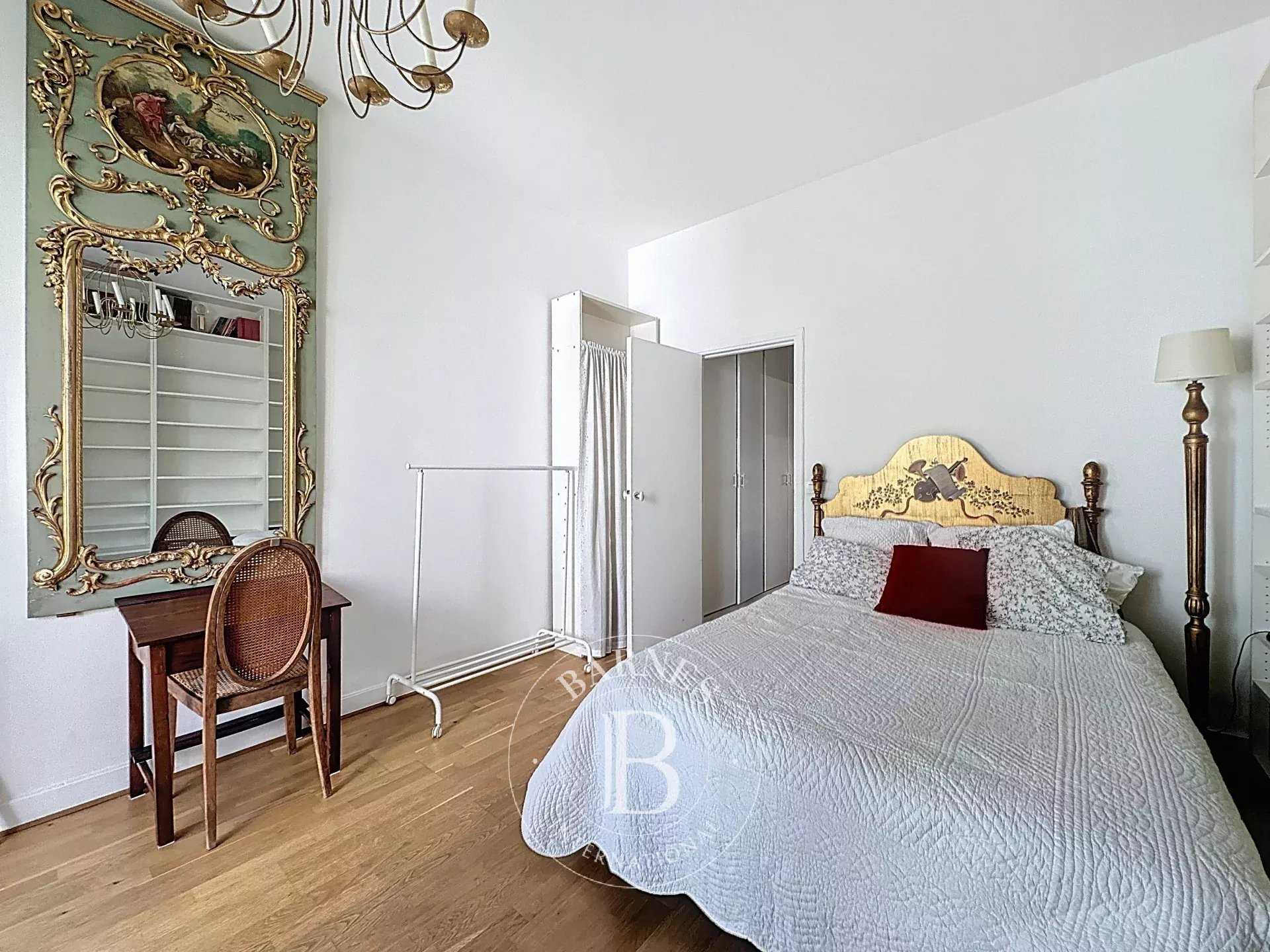 Paris  - Apartment 2 Bedrooms