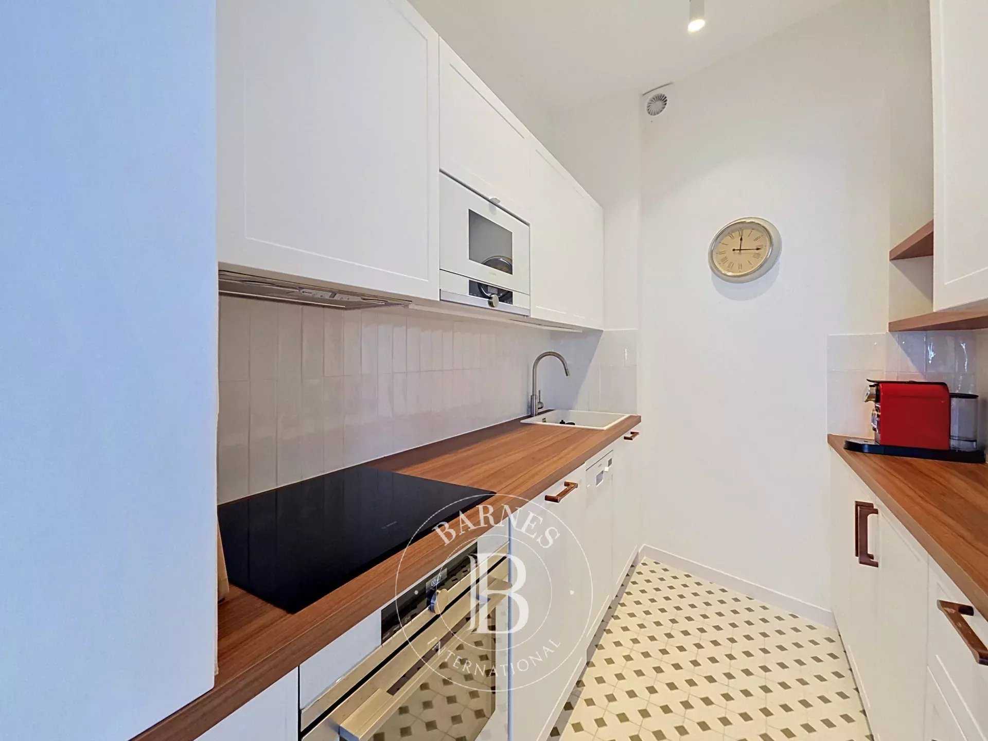 Paris  - Appartement 2 Pi&egrave;ces, 1 Chambre