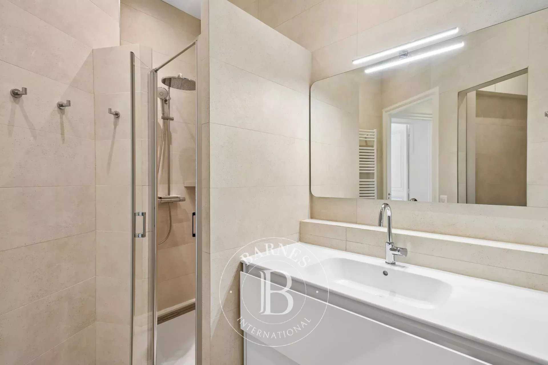 Paris  - Appartement 6 Pi&egrave;ces 4 Chambres