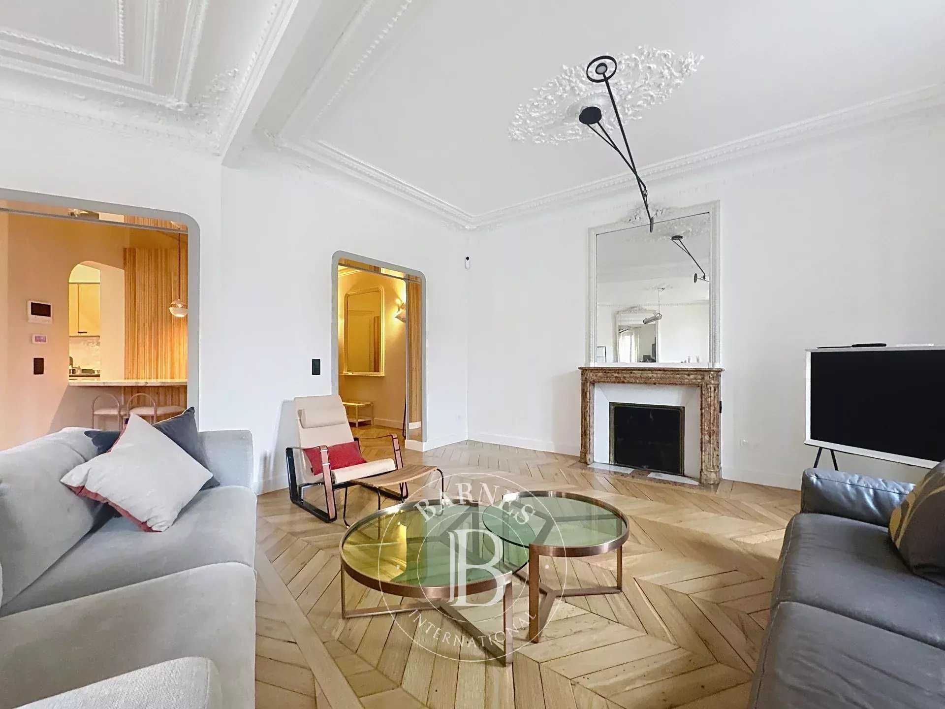 Paris  - Appartement 5 Pi&egrave;ces 3 Chambres