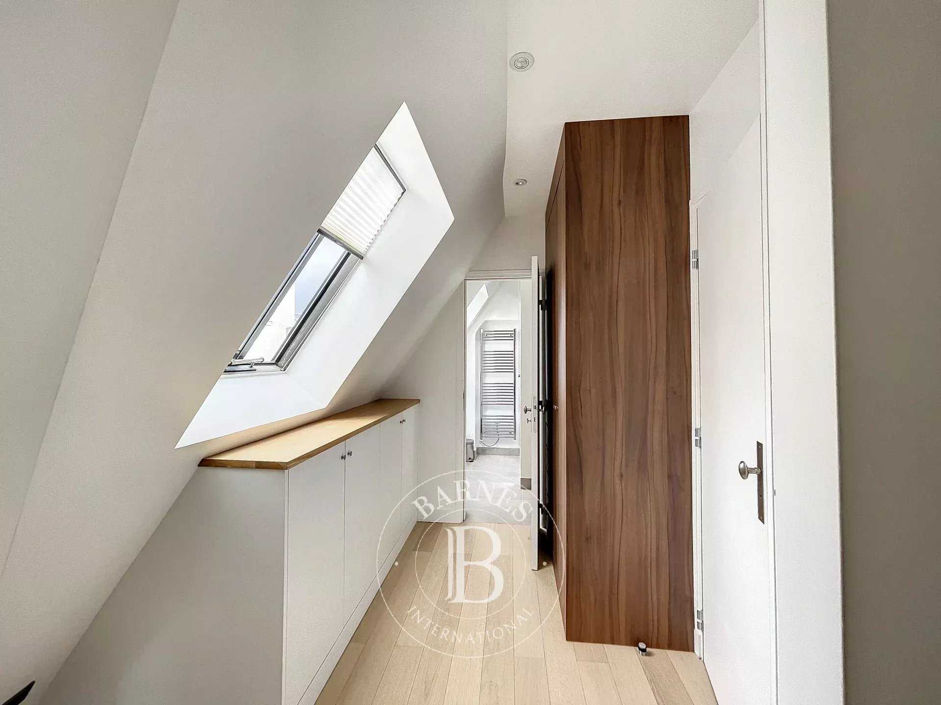 Paris  - Appartement 2 Pièces, 1 Chambre